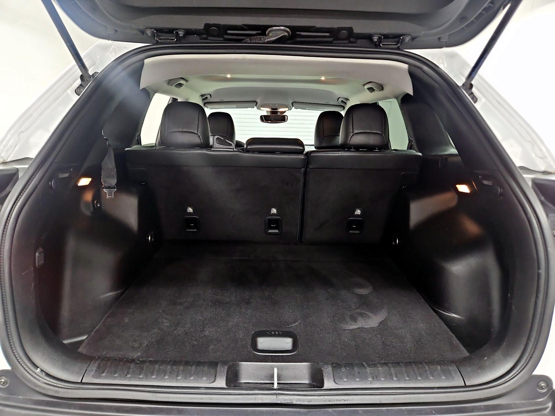 Thumbnail: 2021 Jeep Cherokee - 20