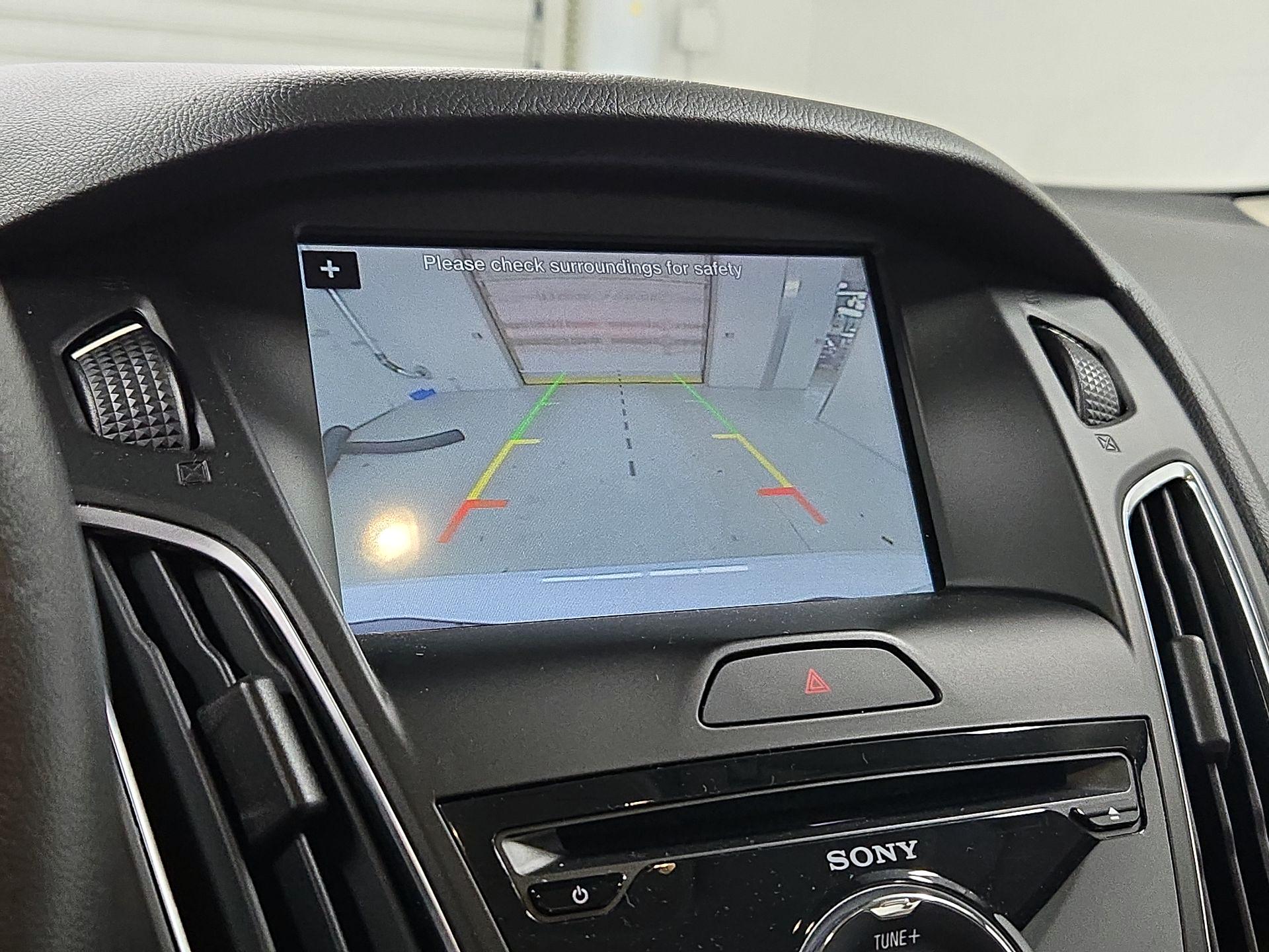 Thumbnail: 2016 Ford Focus - 15