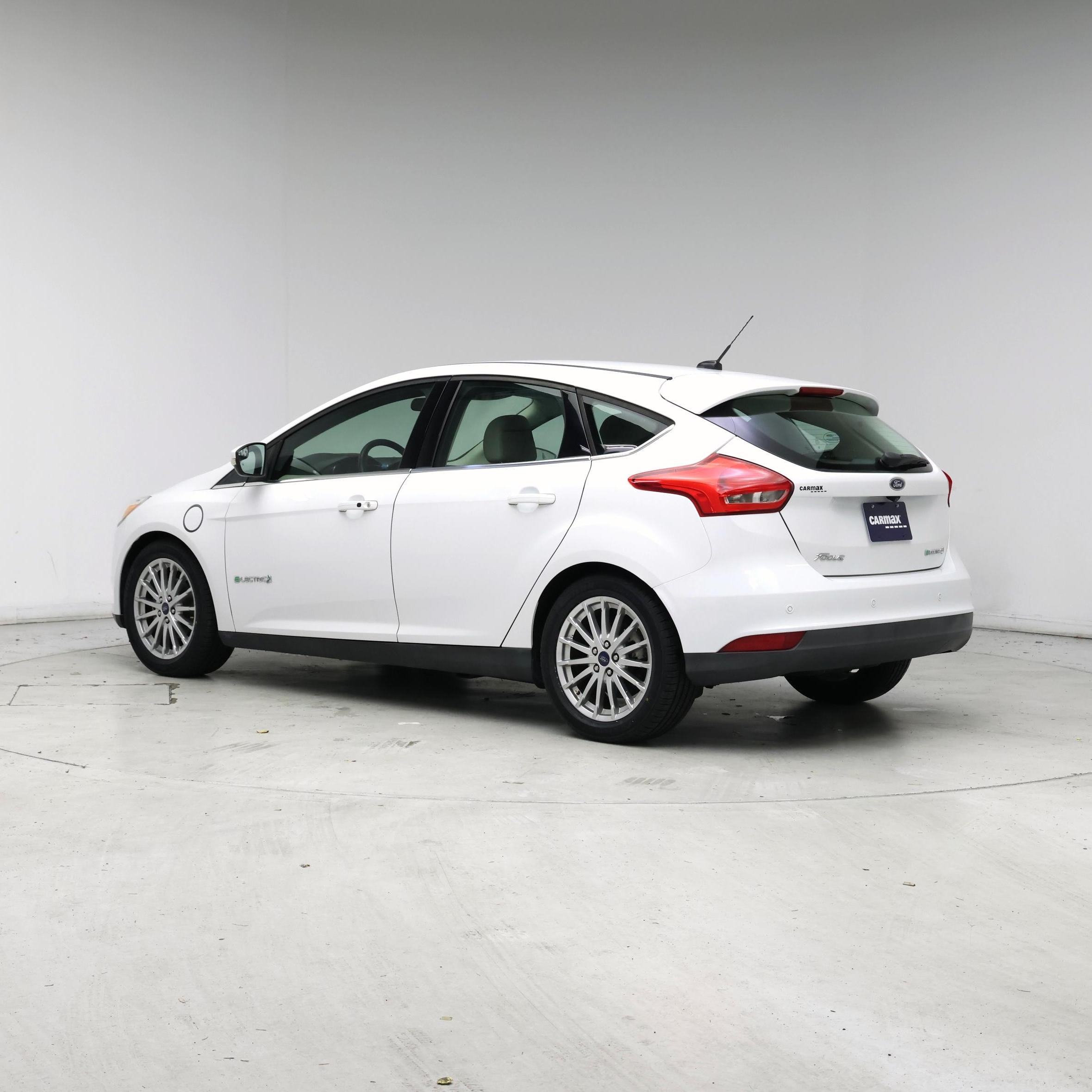 Thumbnail: 2016 Ford Focus - 2