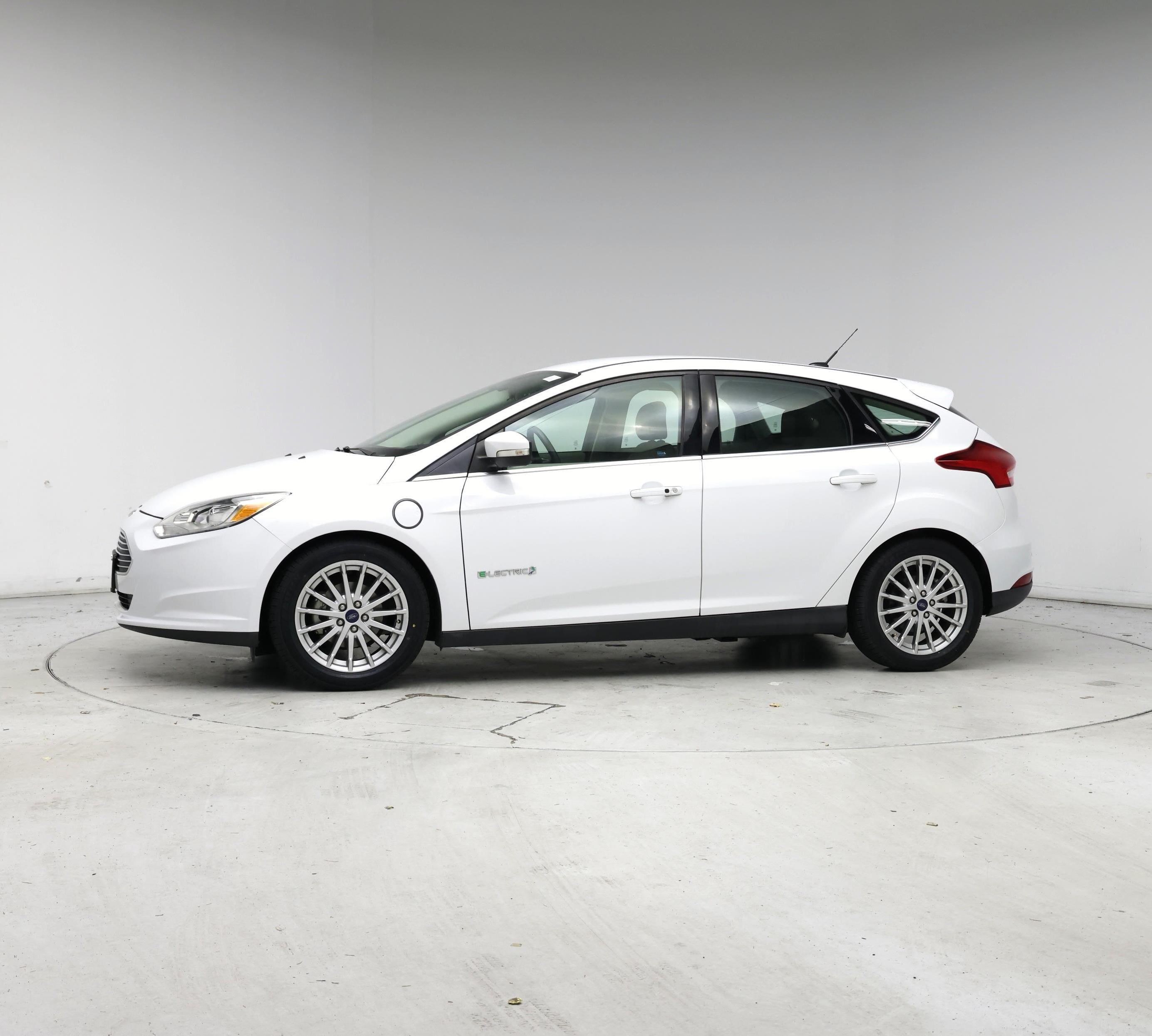 Thumbnail: 2016 Ford Focus - 3