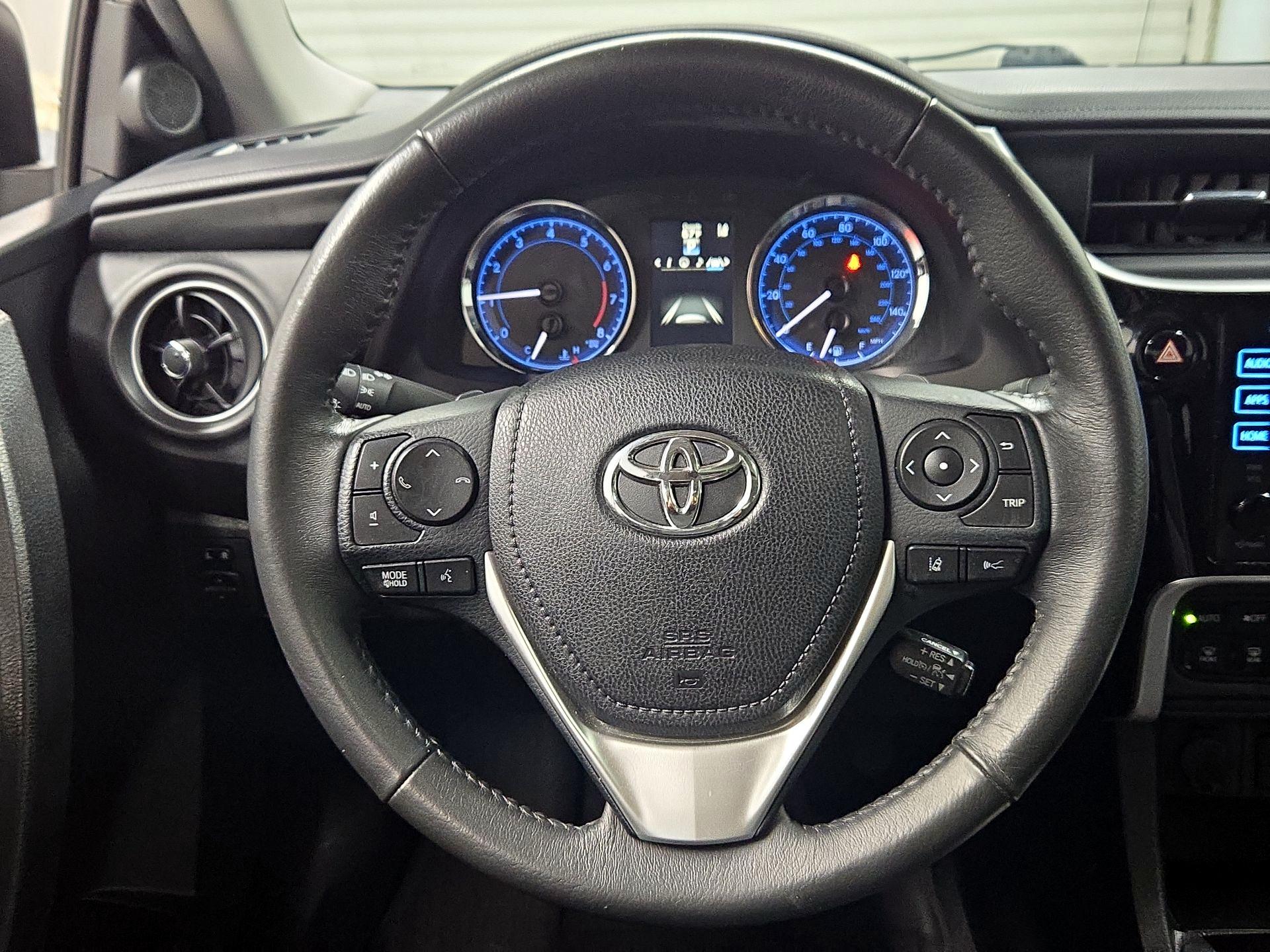 Thumbnail: 2017 Toyota Corolla - 10