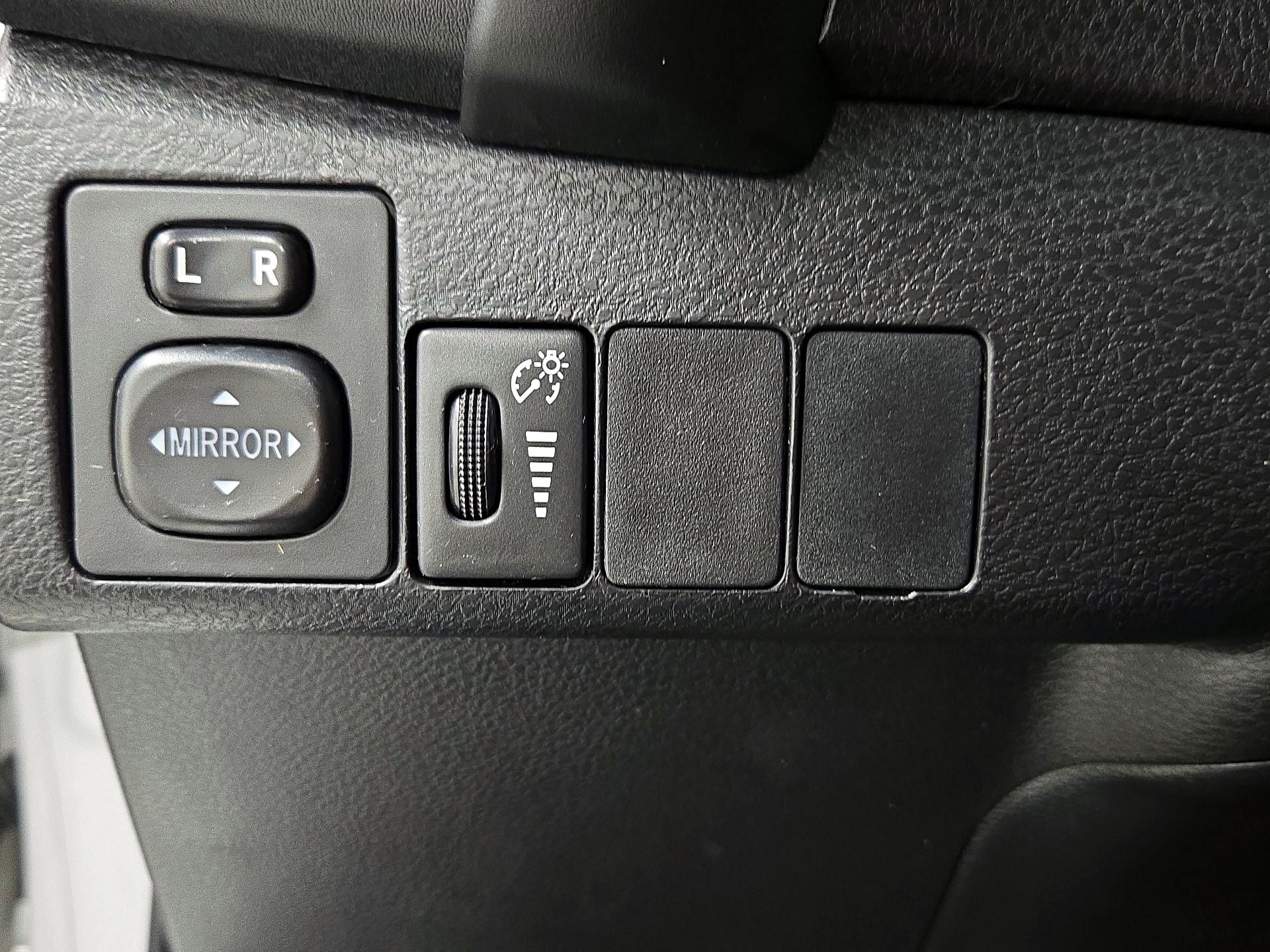 Thumbnail: 2017 Toyota Corolla - 13