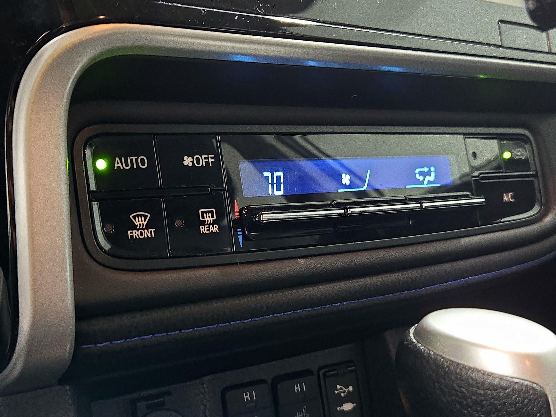 Thumbnail: 2017 Toyota Corolla - 16