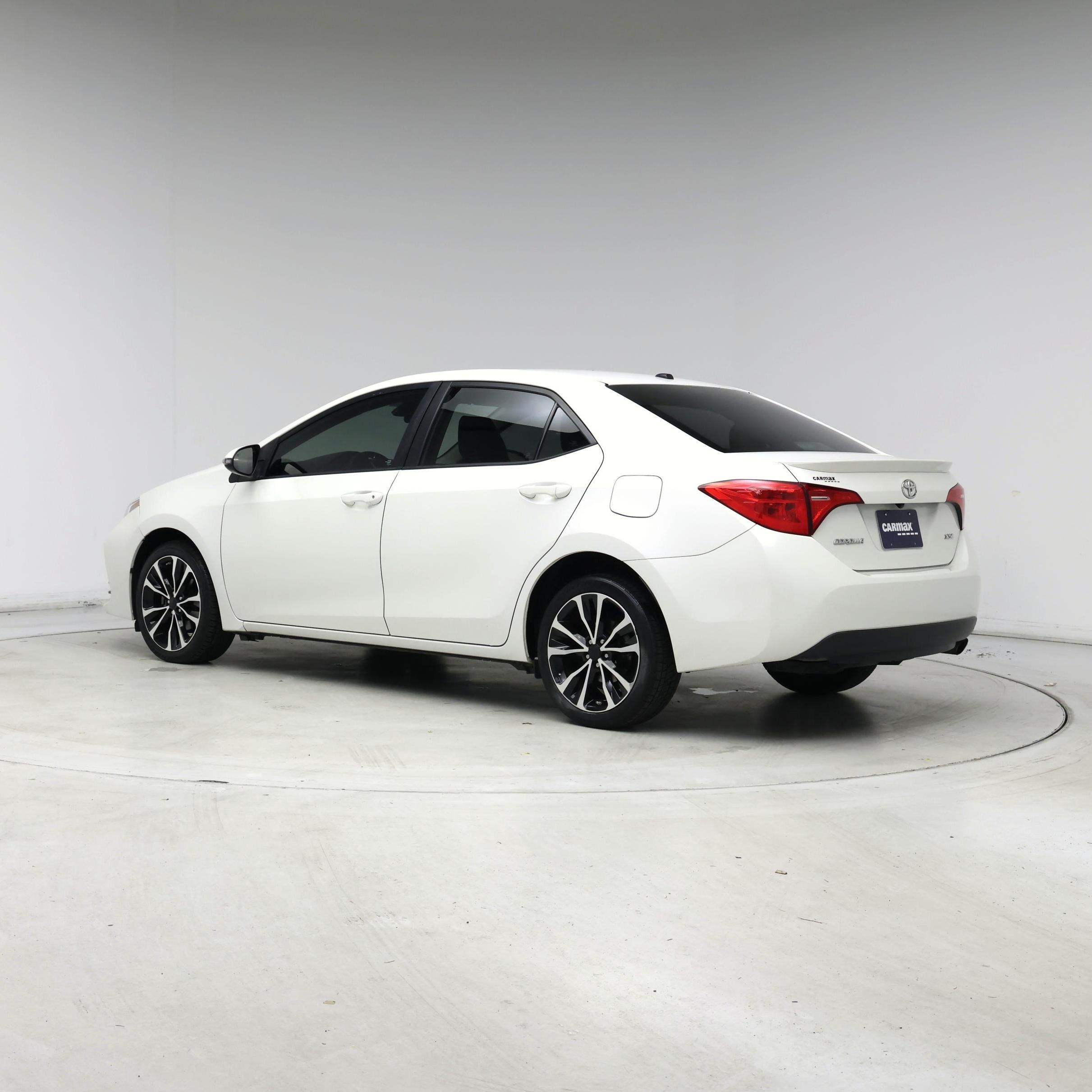 Thumbnail: 2017 Toyota Corolla - 2