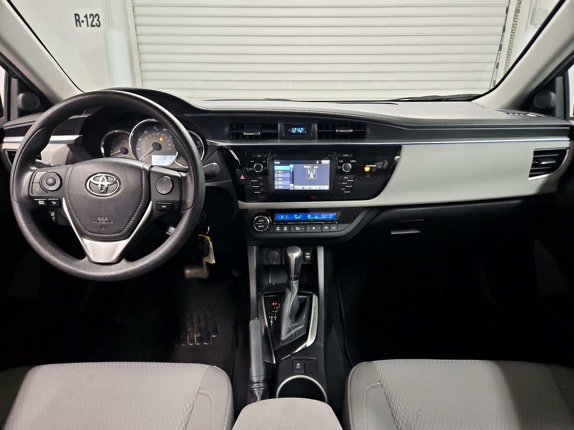 Thumbnail: 2015 Toyota Corolla - 9