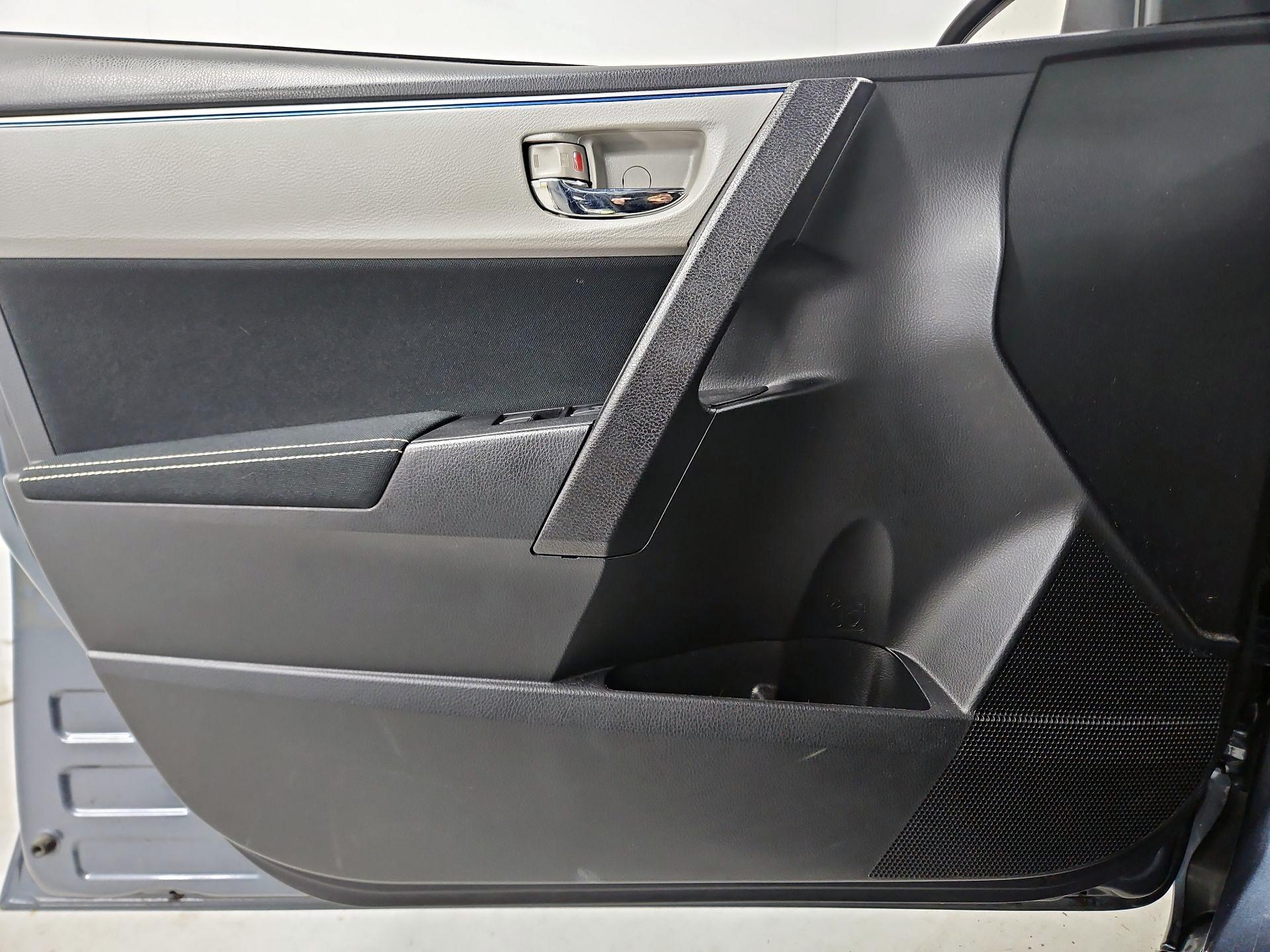 Thumbnail: 2015 Toyota Corolla - 12