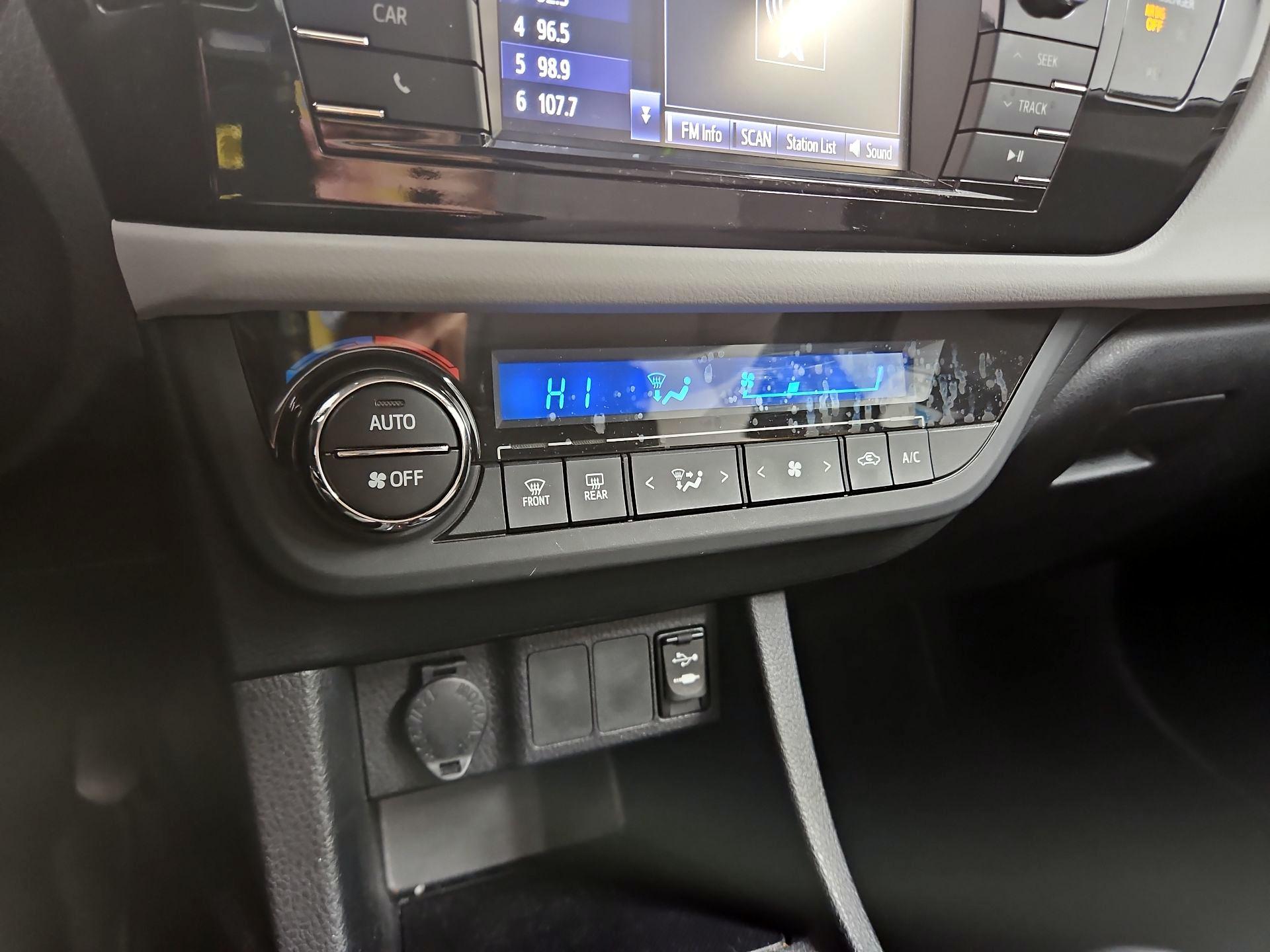 Thumbnail: 2015 Toyota Corolla - 16