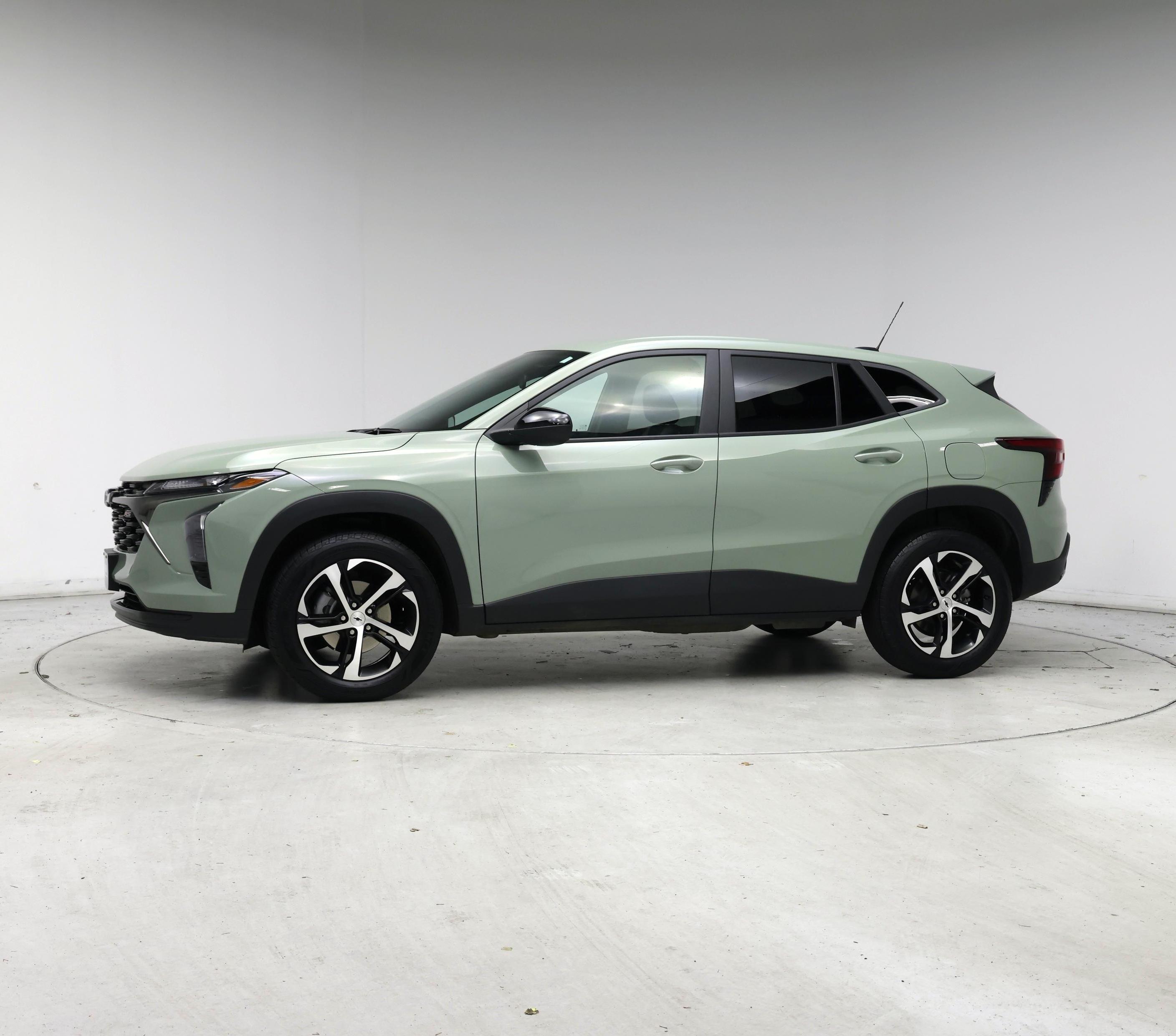 Thumbnail: 2024 Chevrolet Trax - 3