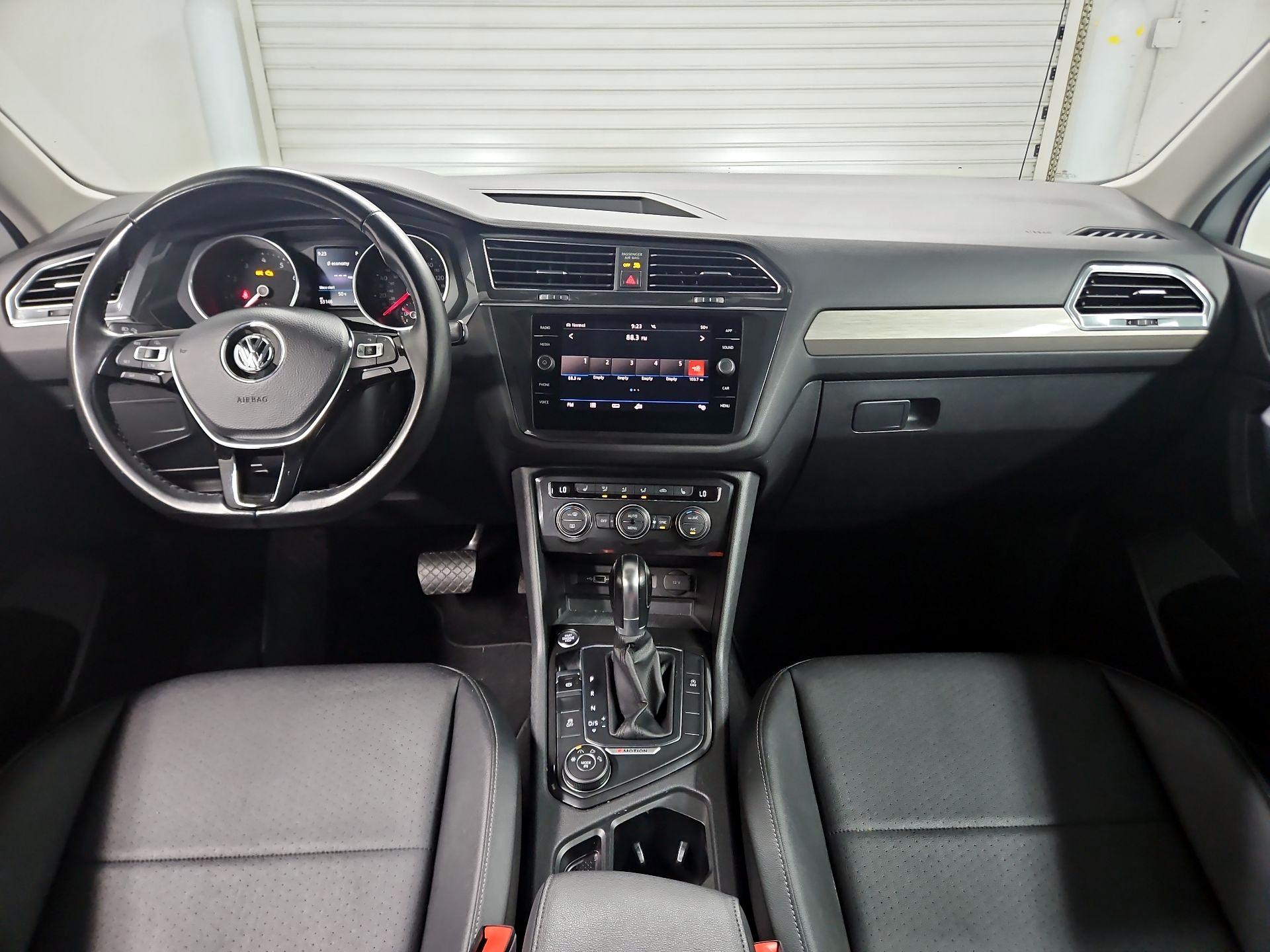 Thumbnail: 2018 Volkswagen Tiguan - 9