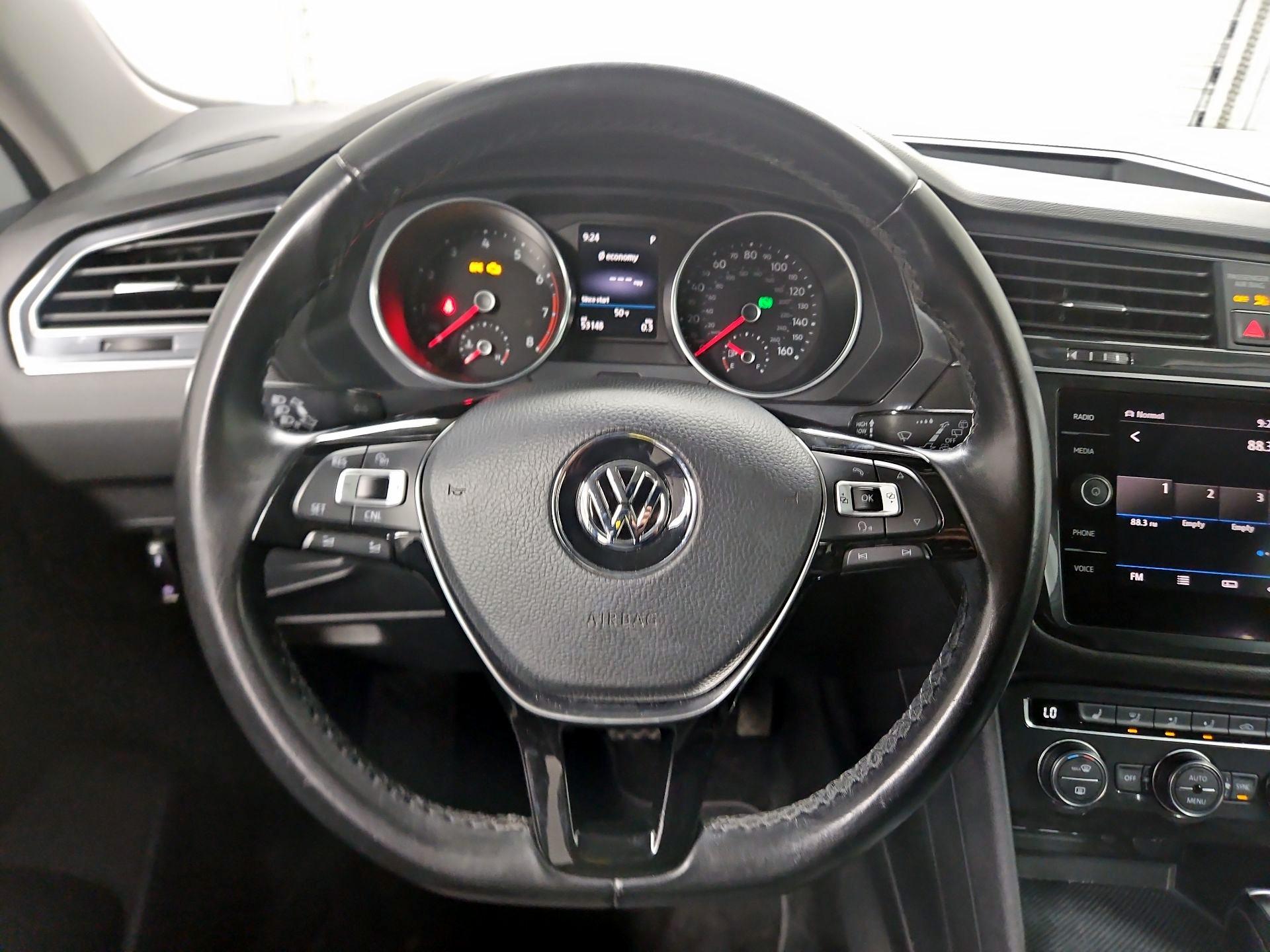 Thumbnail: 2018 Volkswagen Tiguan - 10