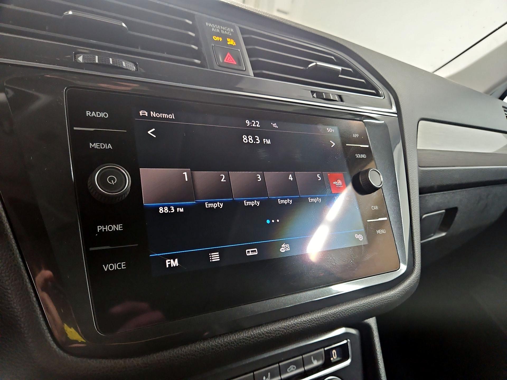 Thumbnail: 2018 Volkswagen Tiguan - 15