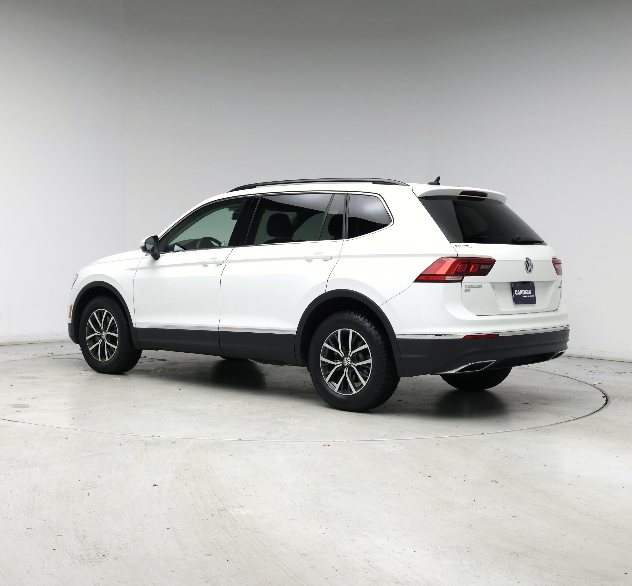 Thumbnail: 2018 Volkswagen Tiguan - 2