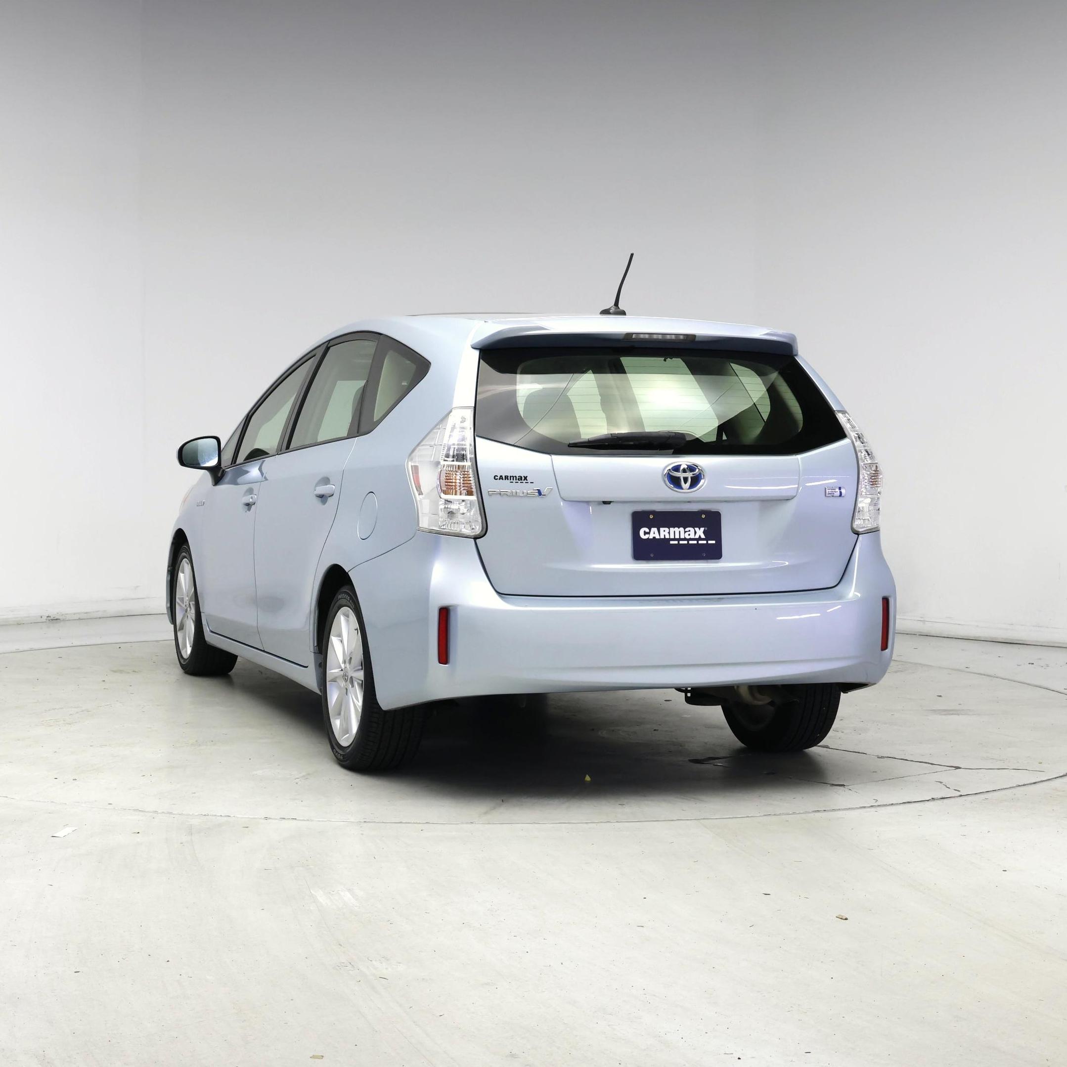 Thumbnail: 2014 Toyota Prius v - 6