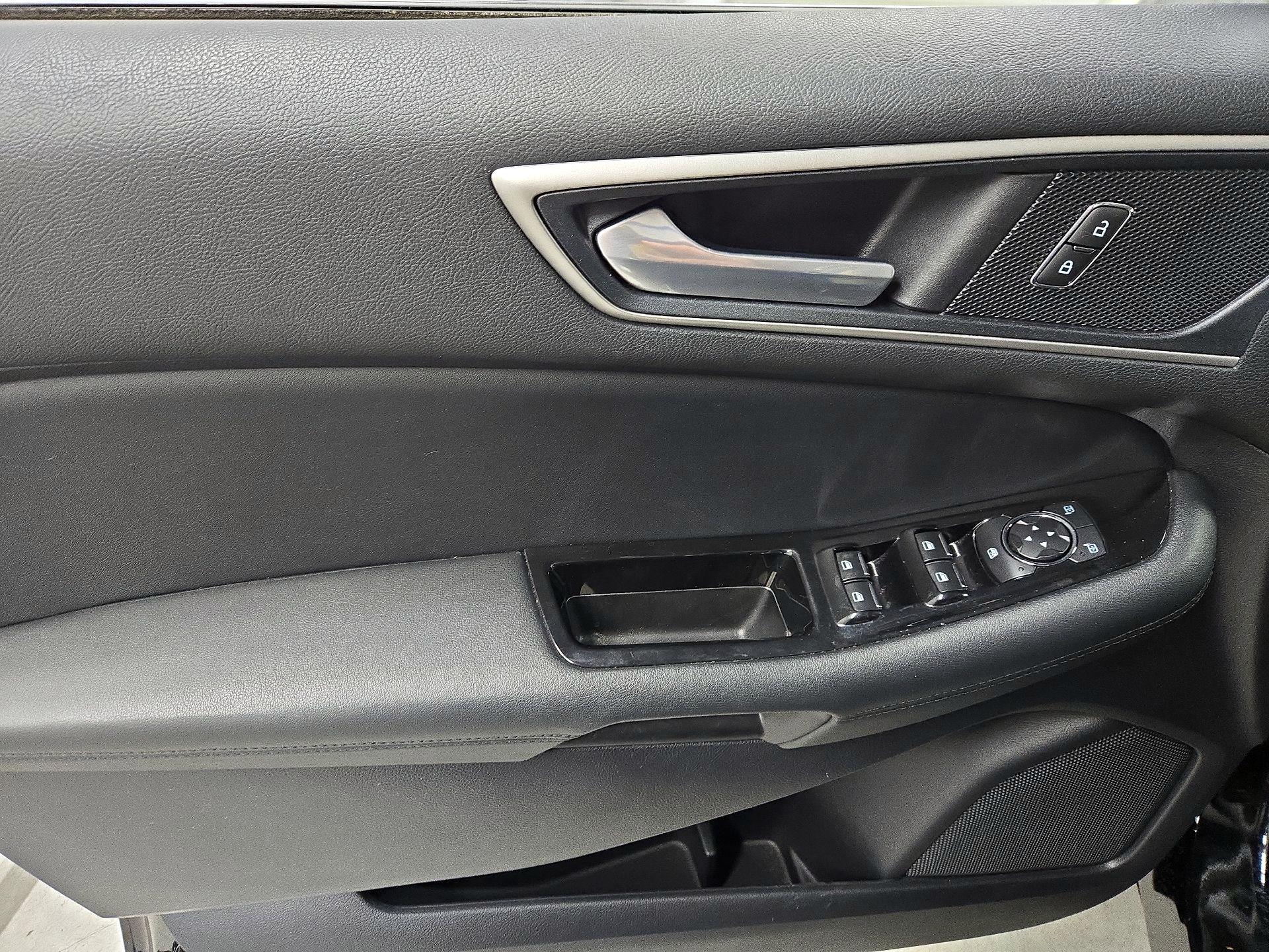 Thumbnail: 2020 Ford Edge - 12