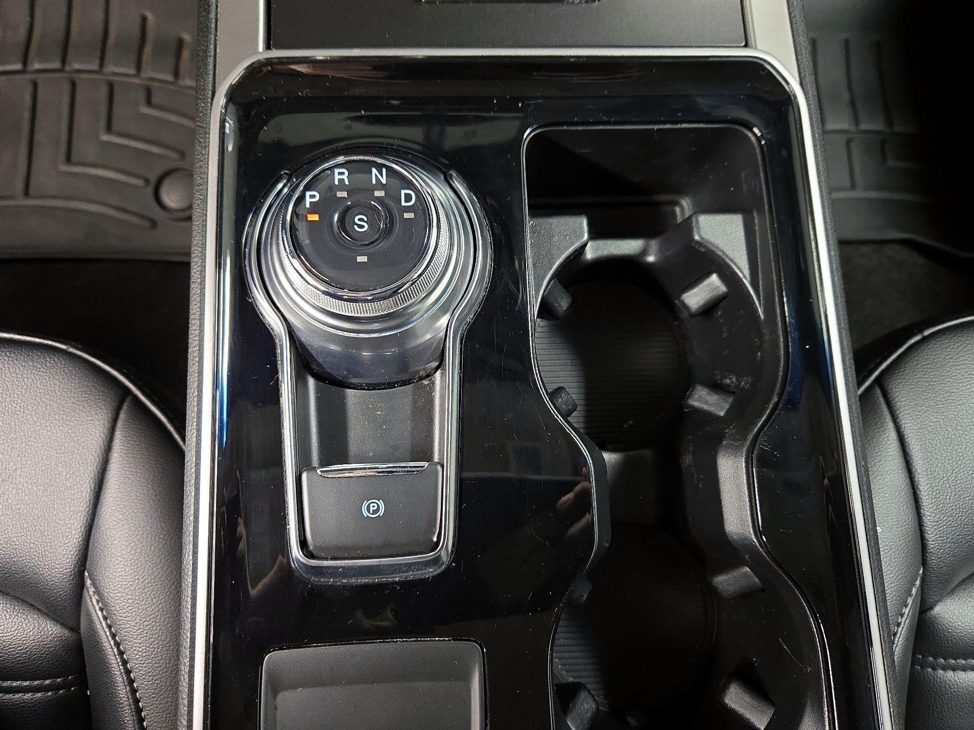 Thumbnail: 2020 Ford Edge - 18