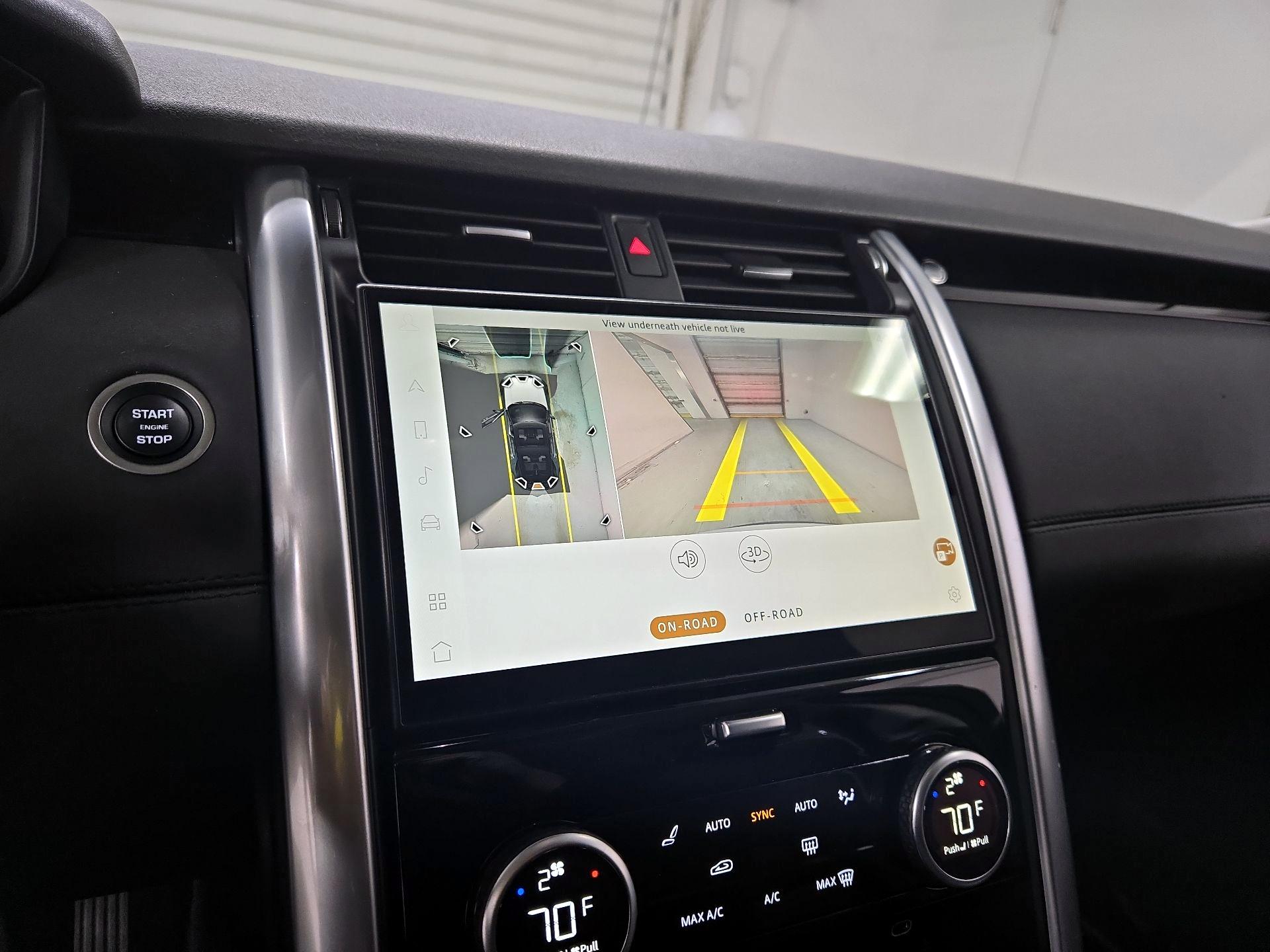 Thumbnail: 2024 Land Rover Discovery - 15