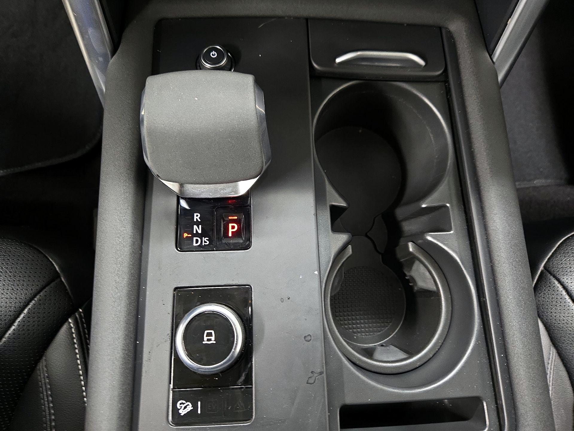 Thumbnail: 2024 Land Rover Discovery - 18