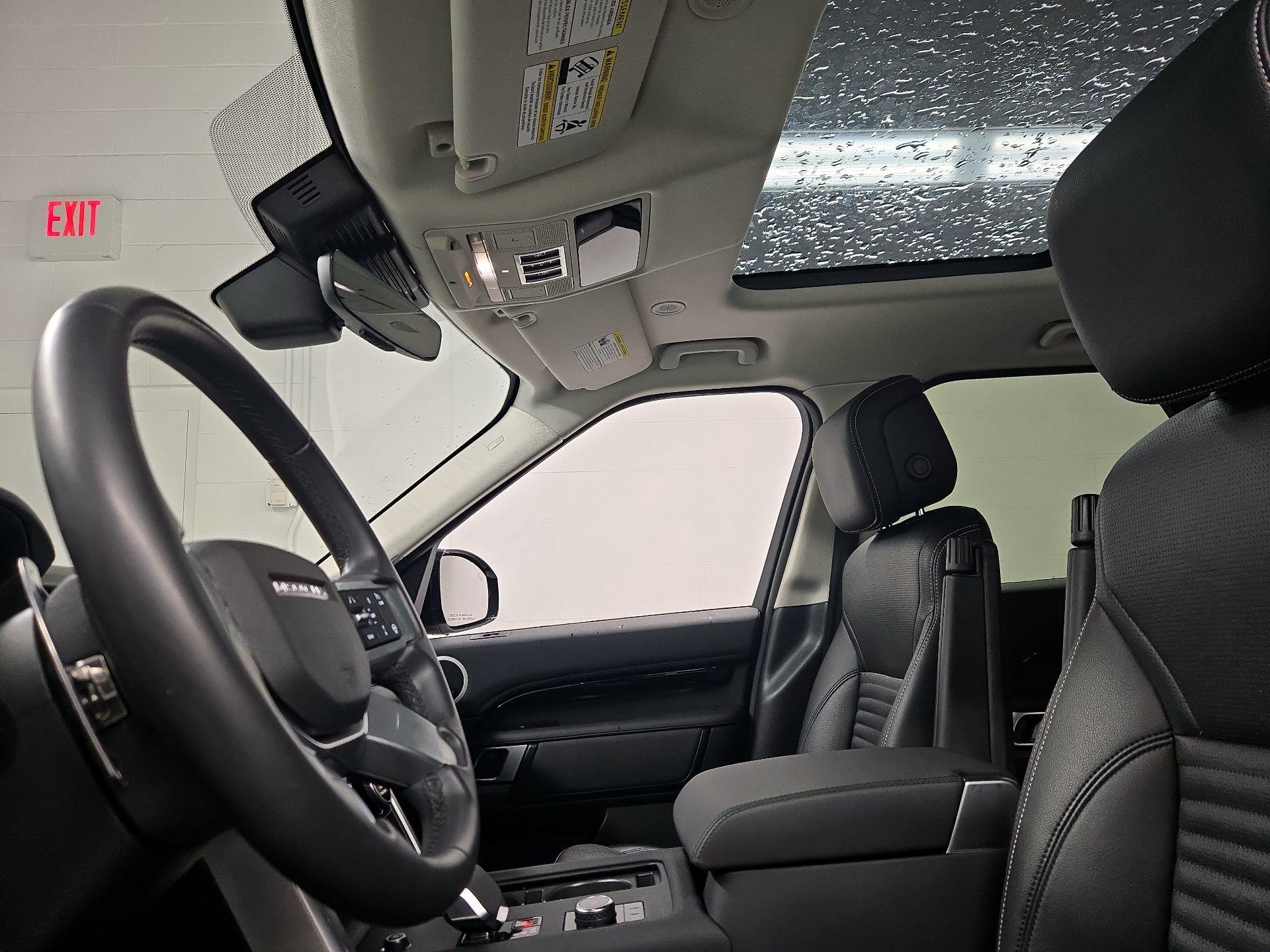 Thumbnail: 2024 Land Rover Discovery - 20