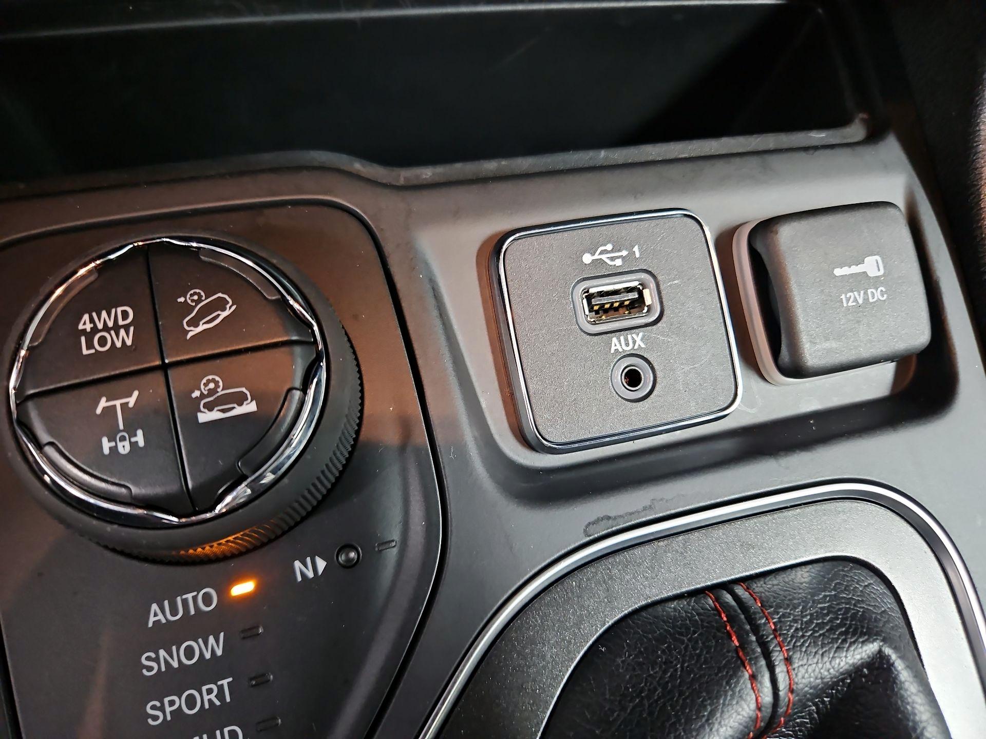 Thumbnail: 2020 Jeep Cherokee - 18