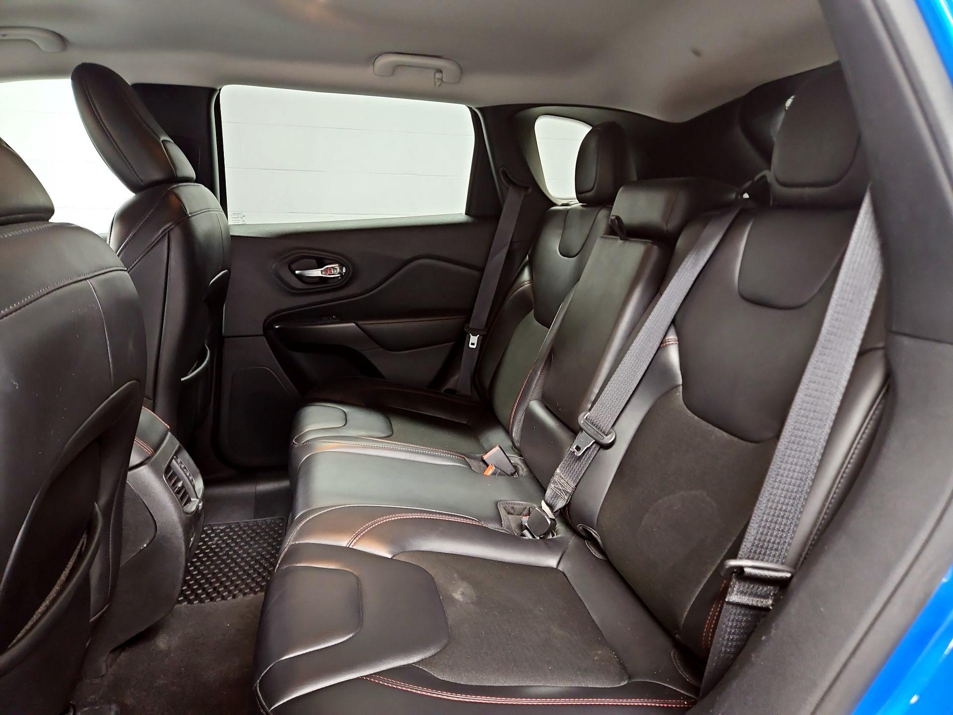 Thumbnail: 2020 Jeep Cherokee - 19