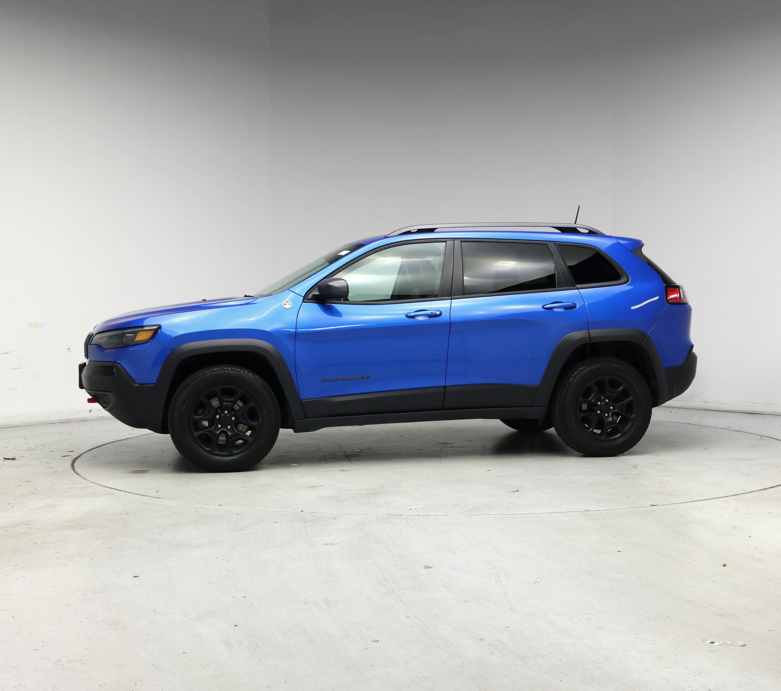 Thumbnail: 2020 Jeep Cherokee - 3