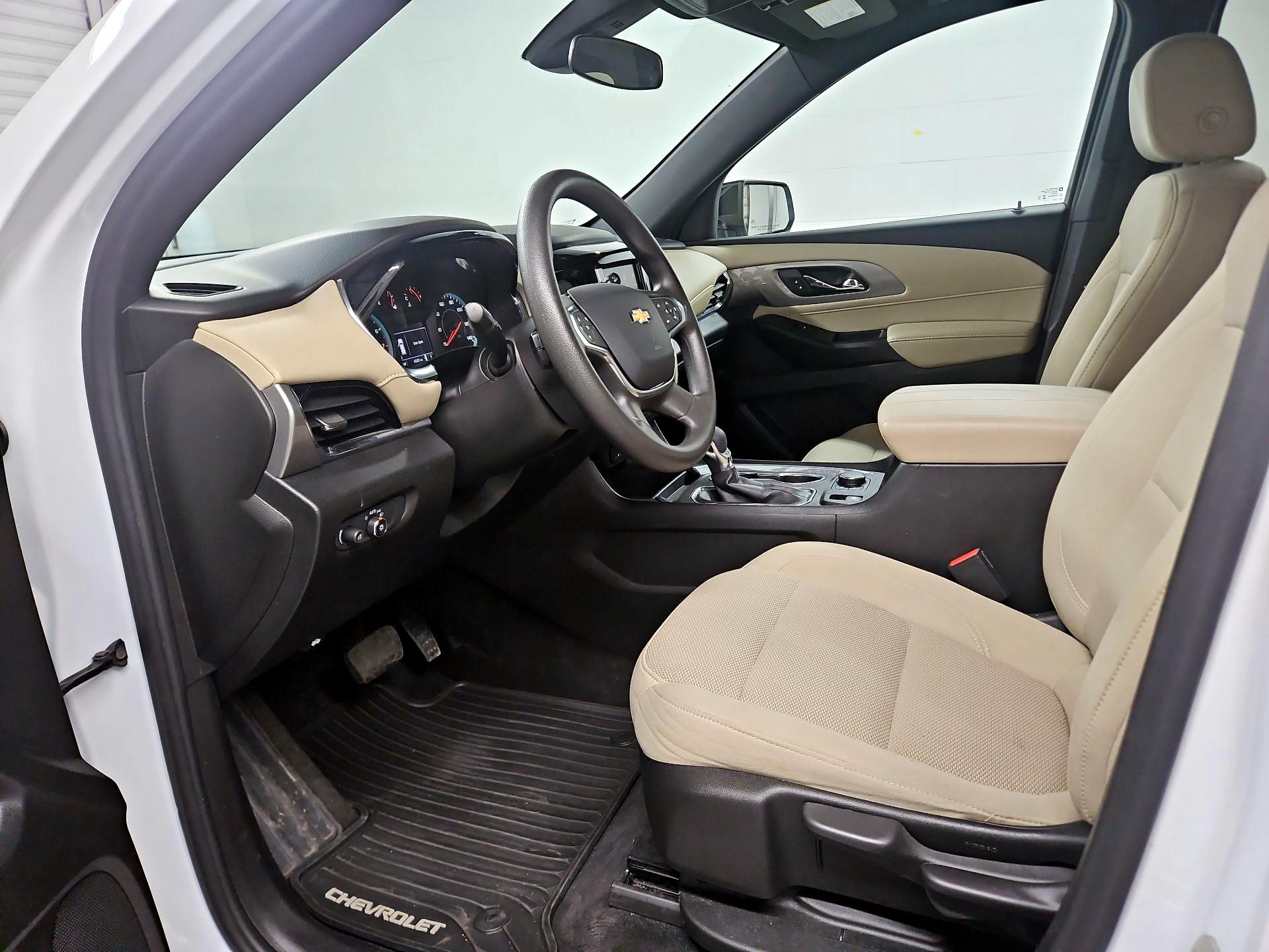 Thumbnail: 2023 Chevrolet Traverse - 11