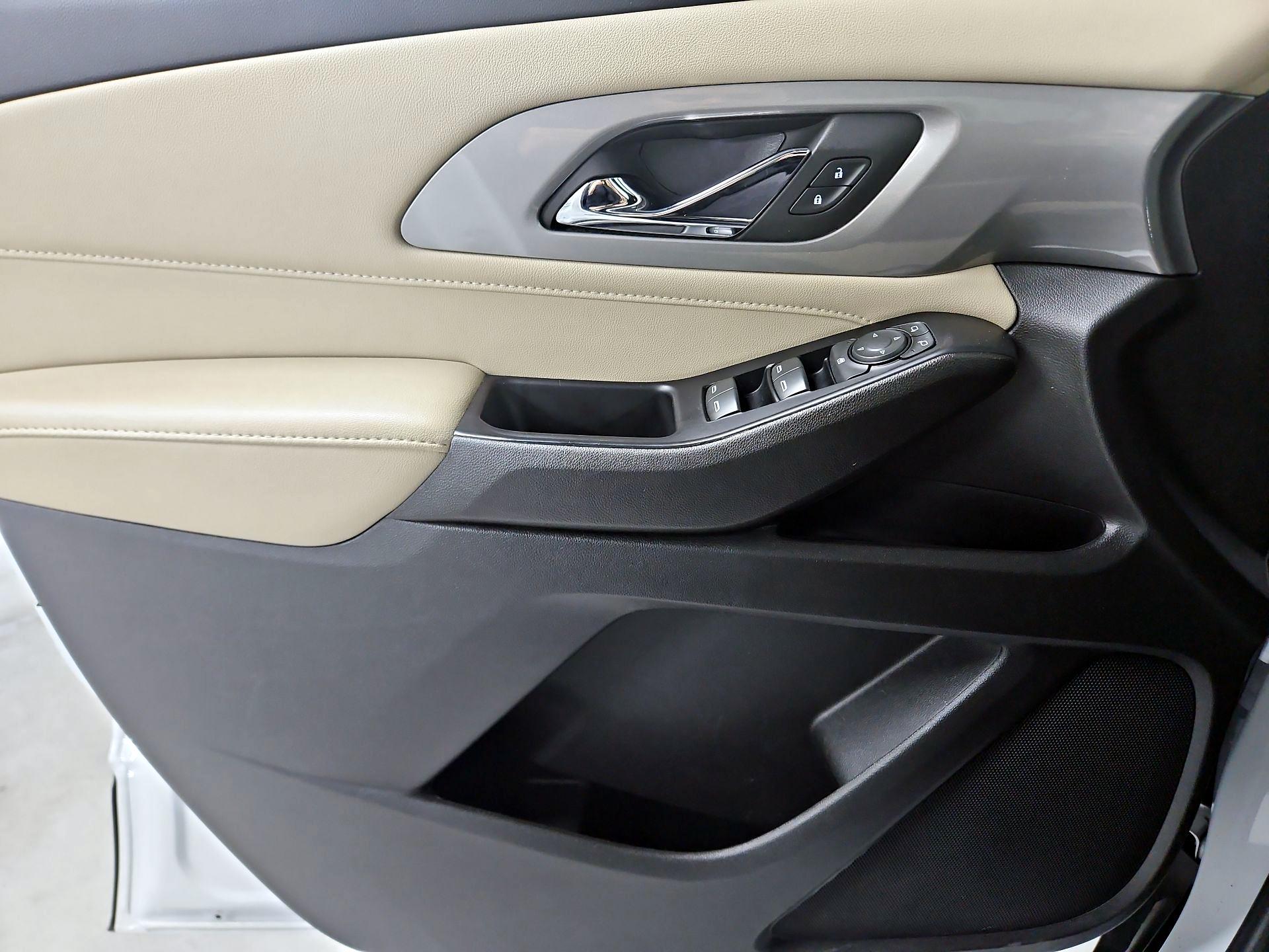 Thumbnail: 2023 Chevrolet Traverse - 12