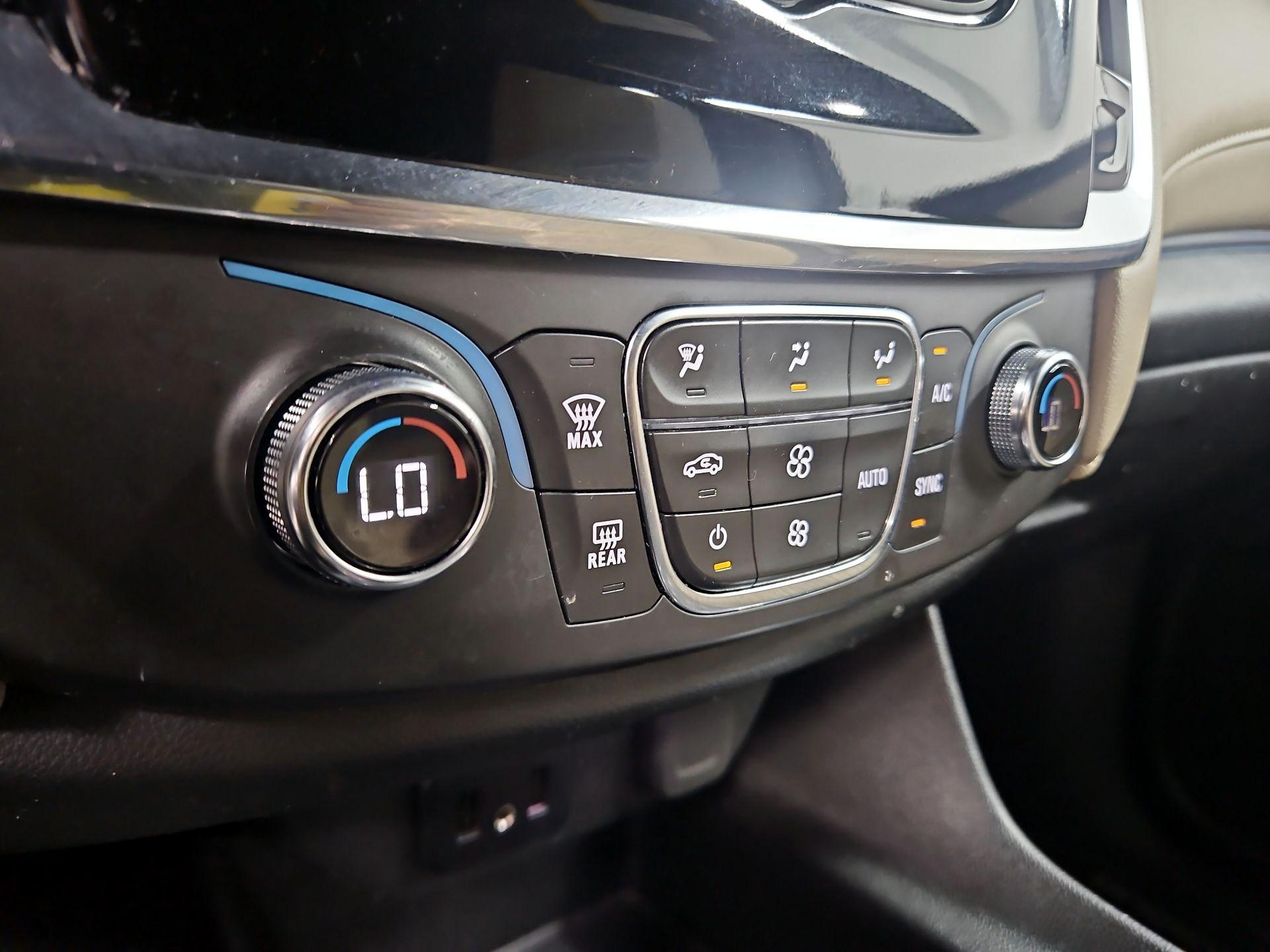 Thumbnail: 2023 Chevrolet Traverse - 16