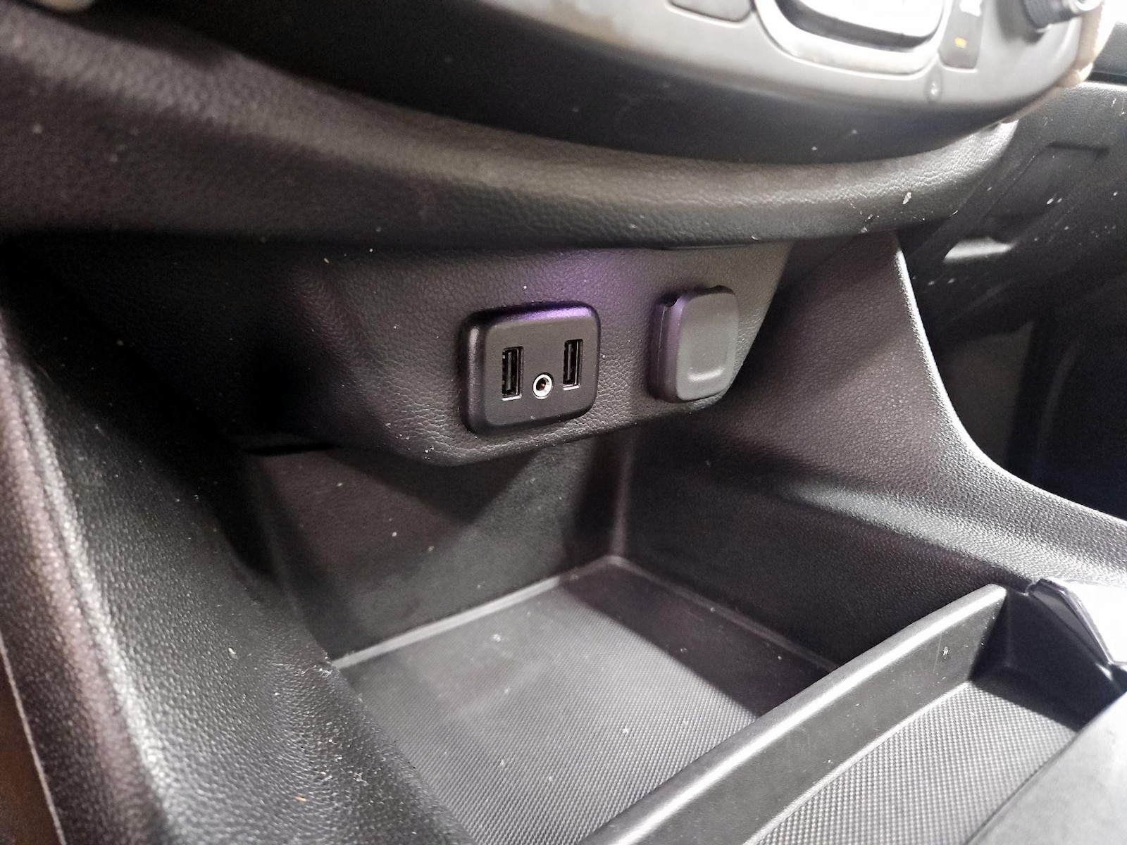 2023 Chevrolet Traverse LS - Photo 19