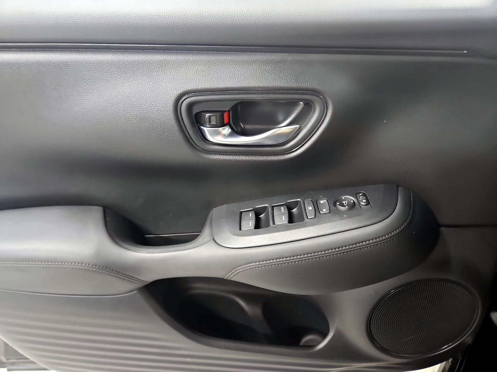 Thumbnail: 2025 Honda HR-V - 12