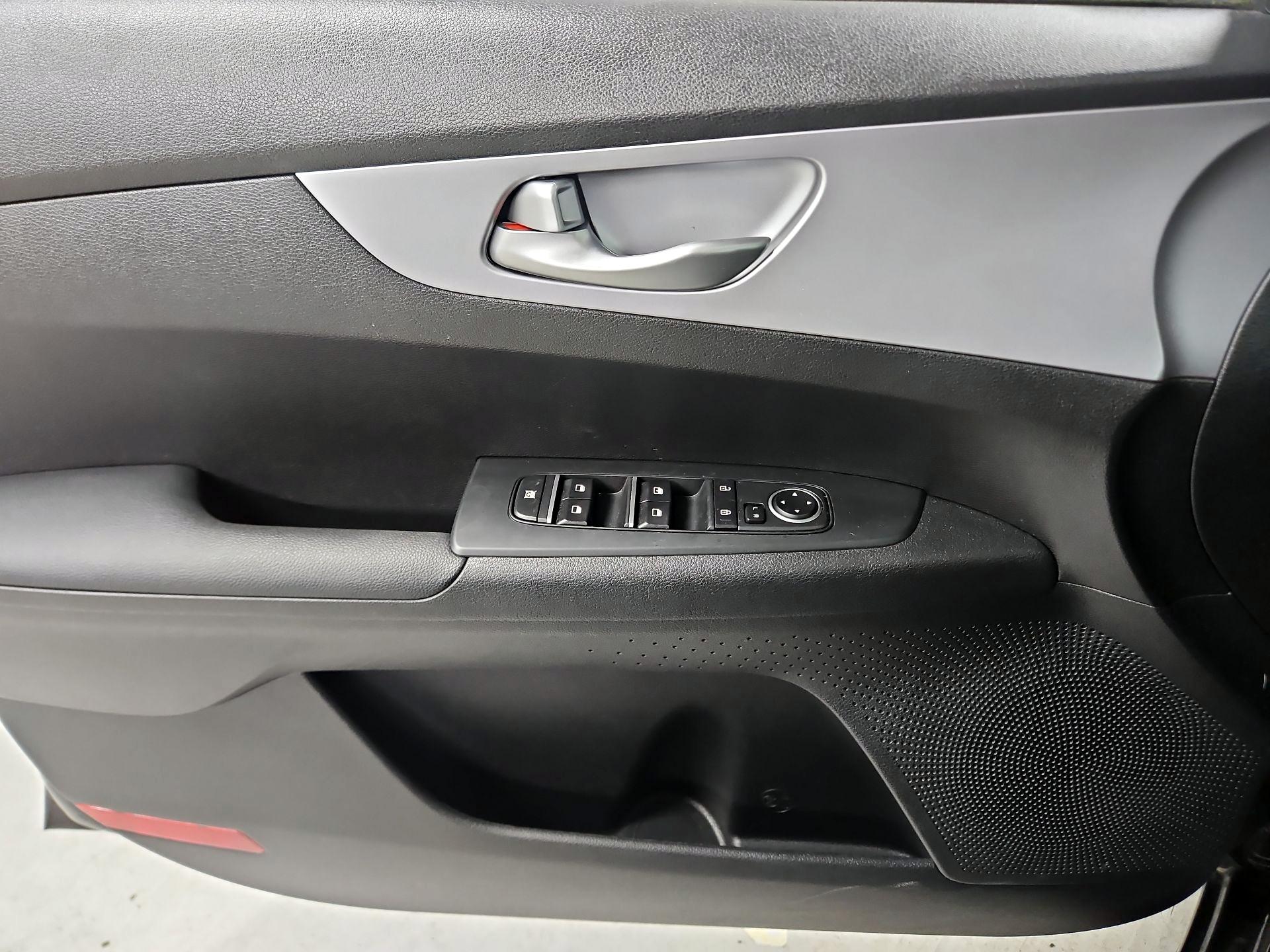 Thumbnail: 2024 Kia Forte - 12
