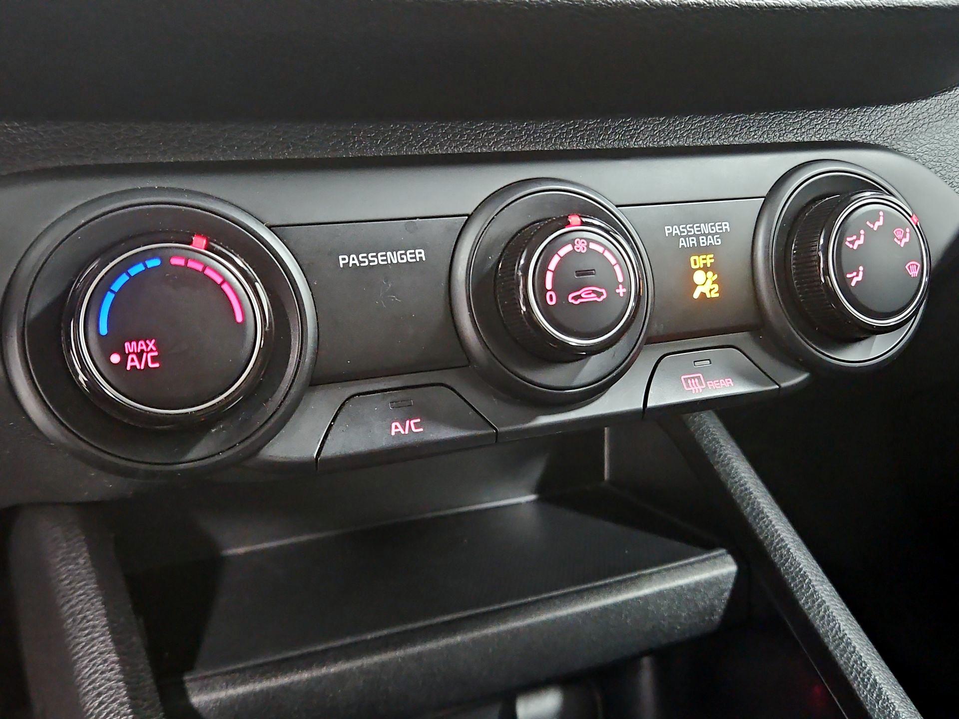 Thumbnail: 2024 Kia Forte - 16