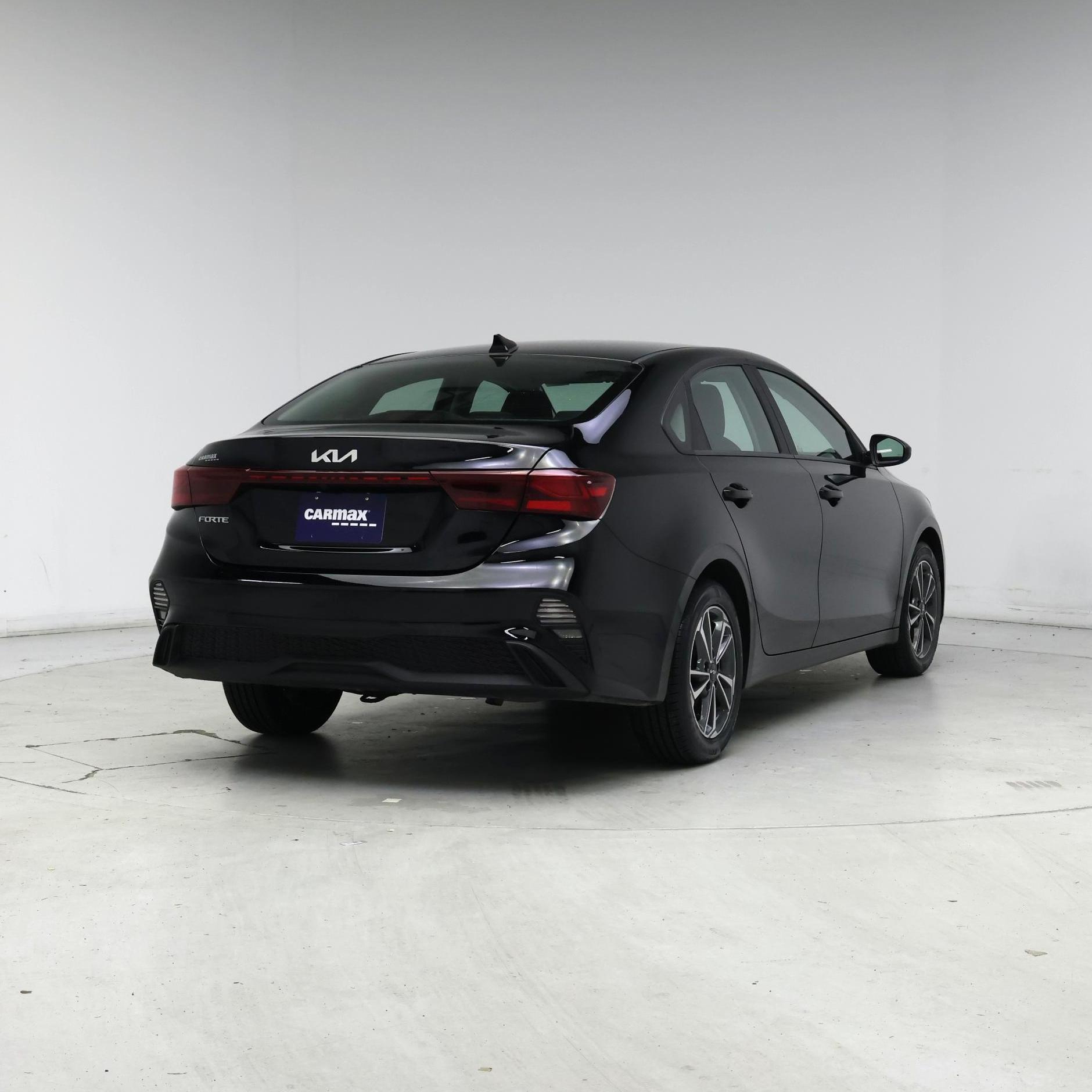 Thumbnail: 2024 Kia Forte - 8