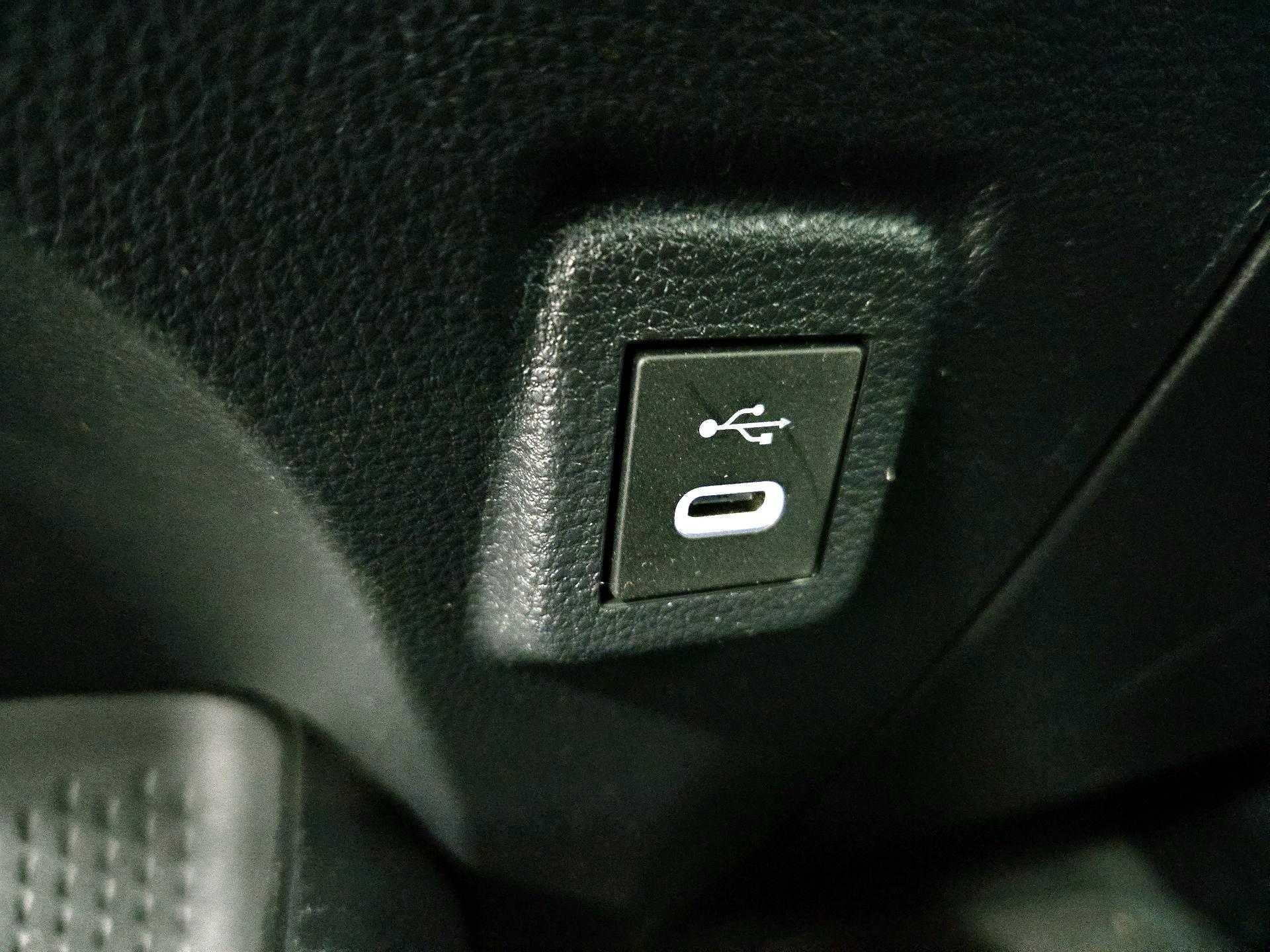 Thumbnail: 2025 Toyota Corolla - 18