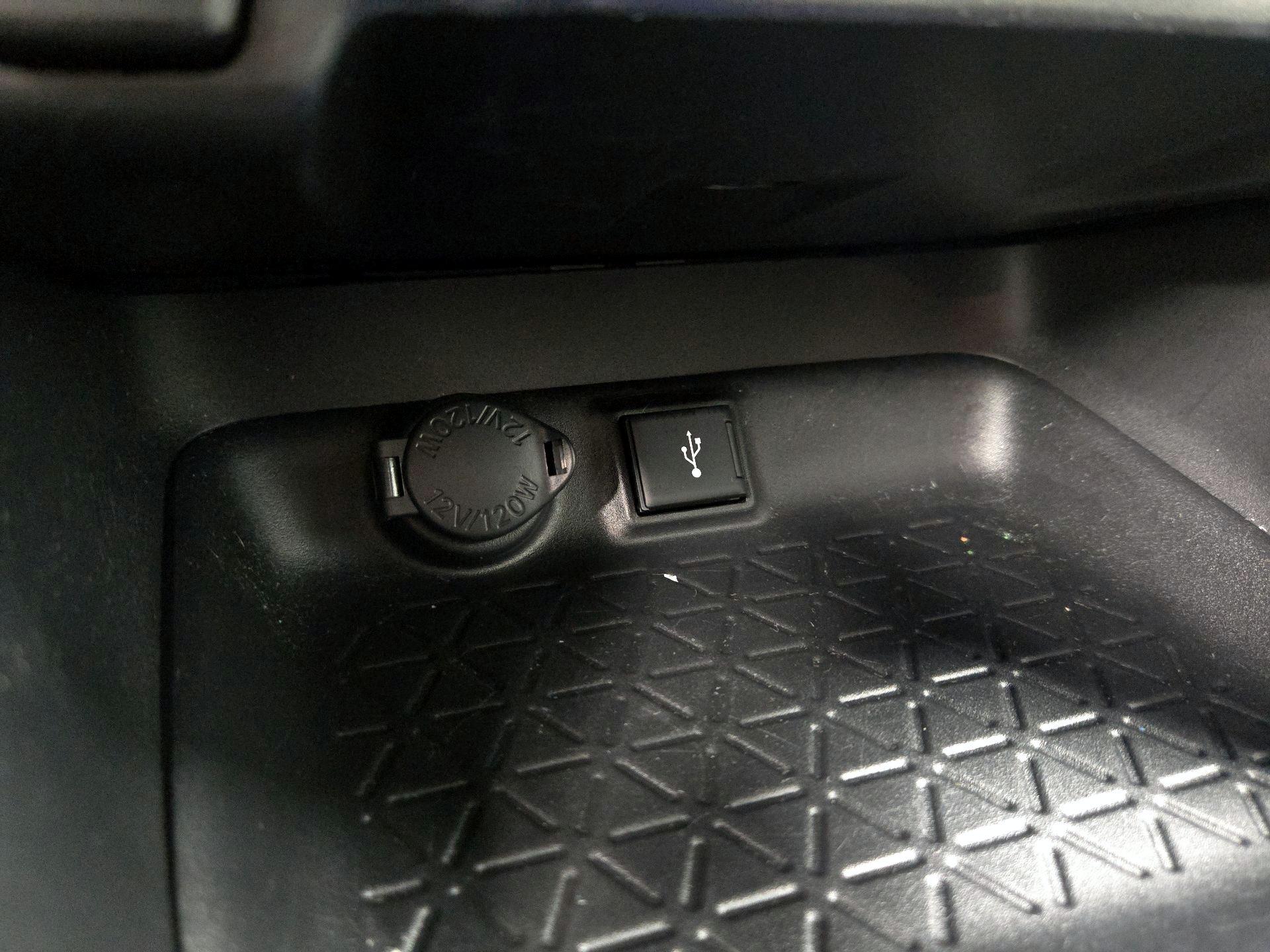 Thumbnail: 2021 Toyota RAV4 - 18