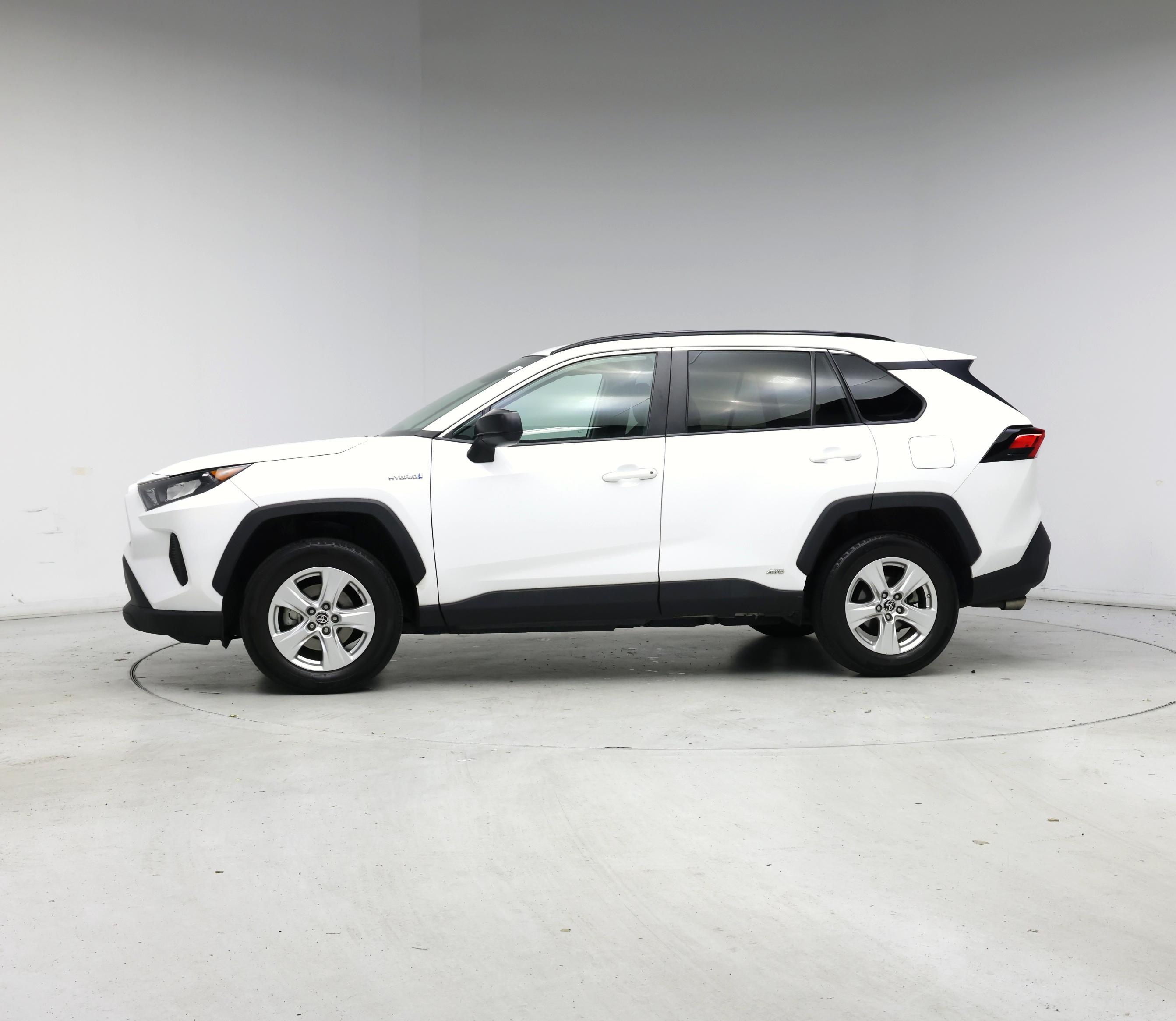 Thumbnail: 2021 Toyota RAV4 - 3