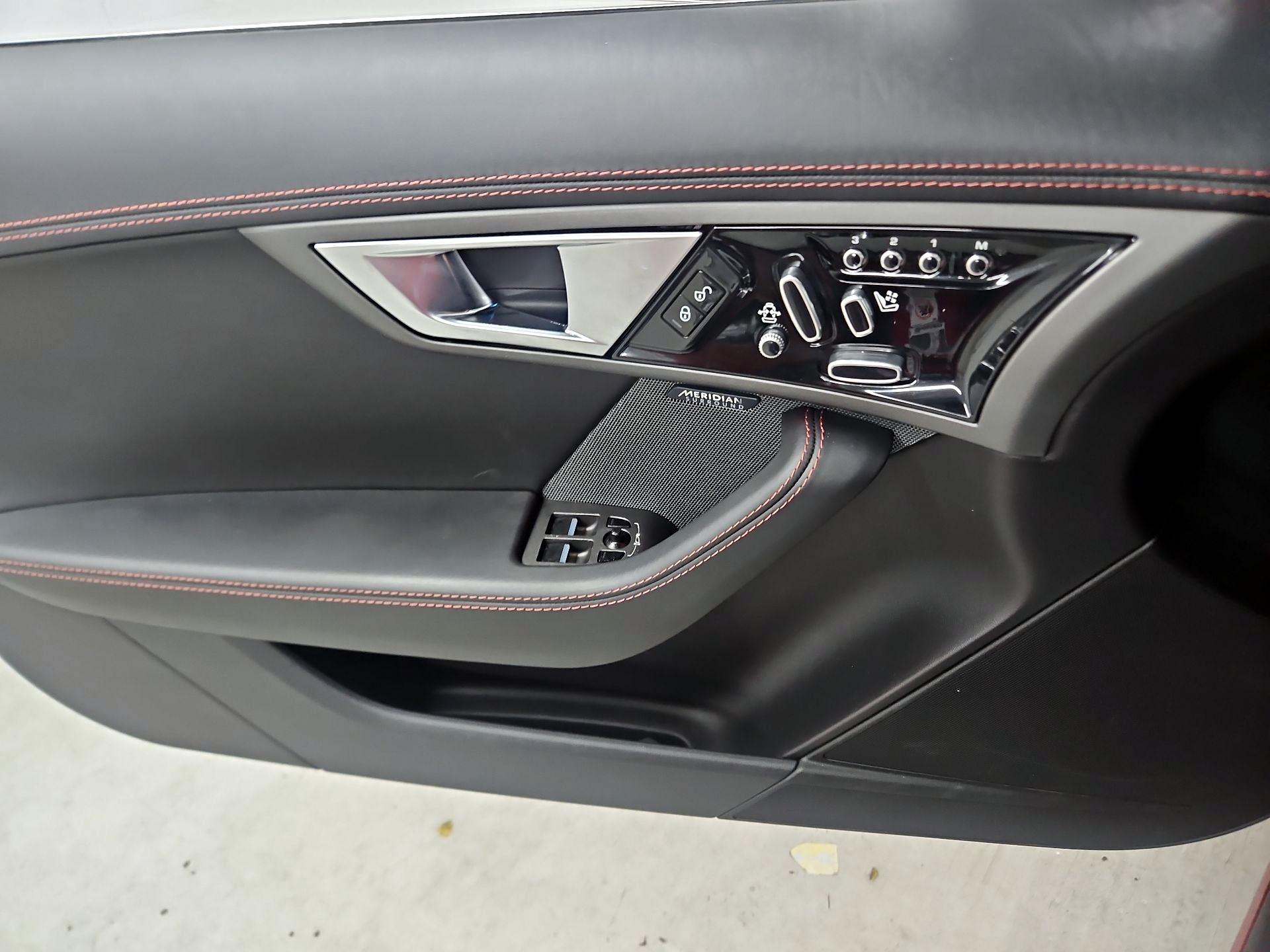 Thumbnail: 2015 Jaguar F-Type - 12