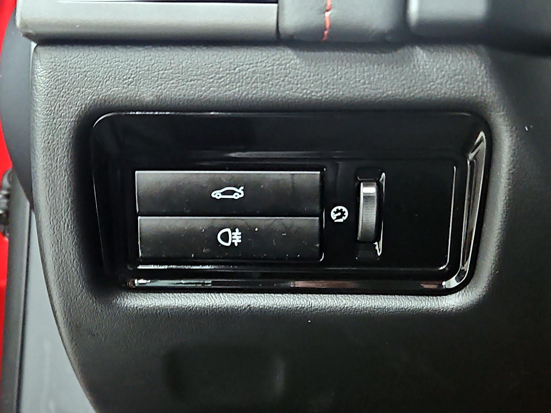 Thumbnail: 2015 Jaguar F-Type - 13