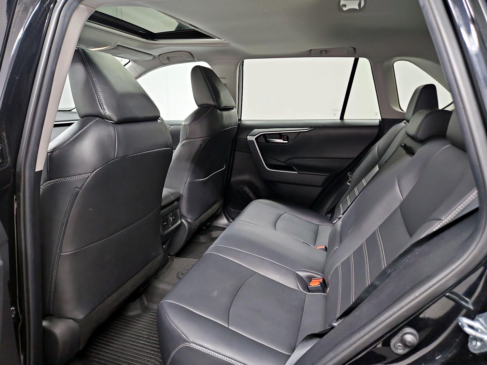 Thumbnail: 2021 Toyota RAV4 - 20