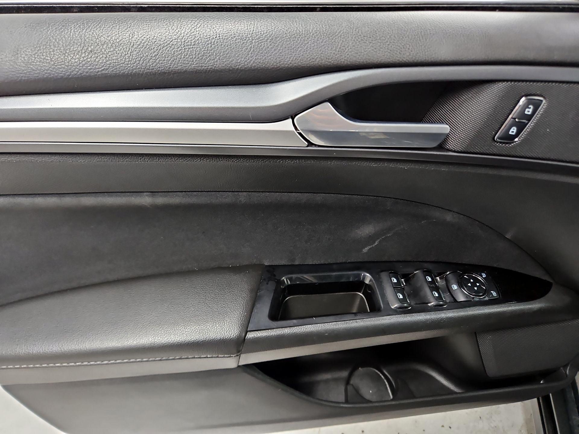 Thumbnail: 2015 Ford Fusion - 12