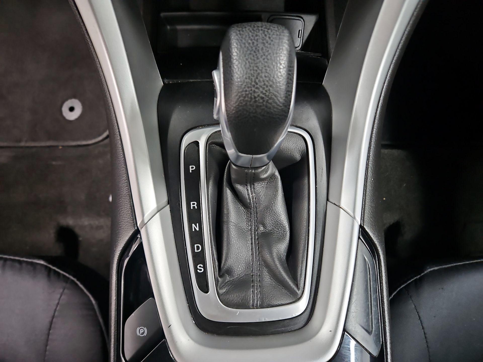 Thumbnail: 2015 Ford Fusion - 17