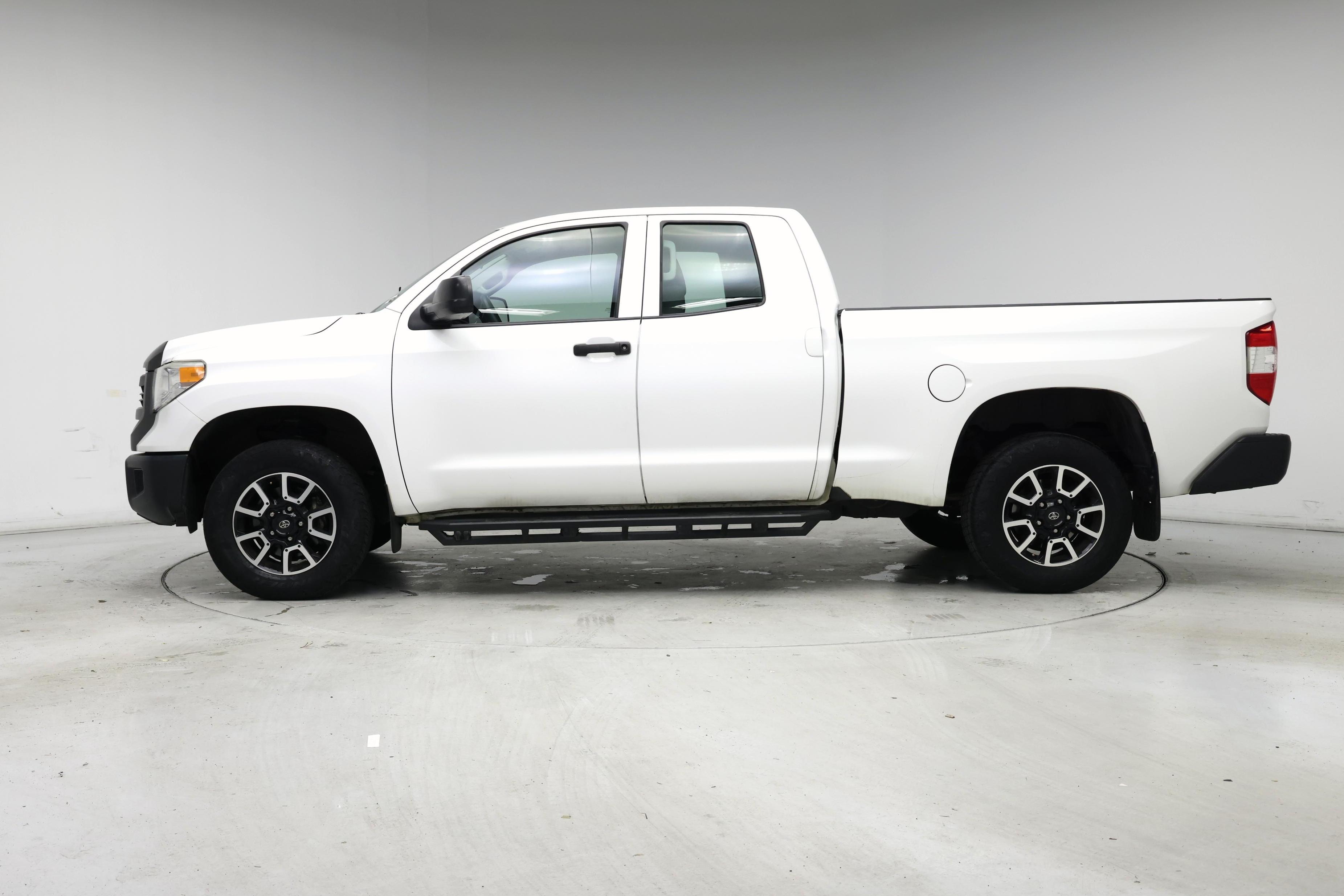 Thumbnail: 2017 Toyota Tundra - 3