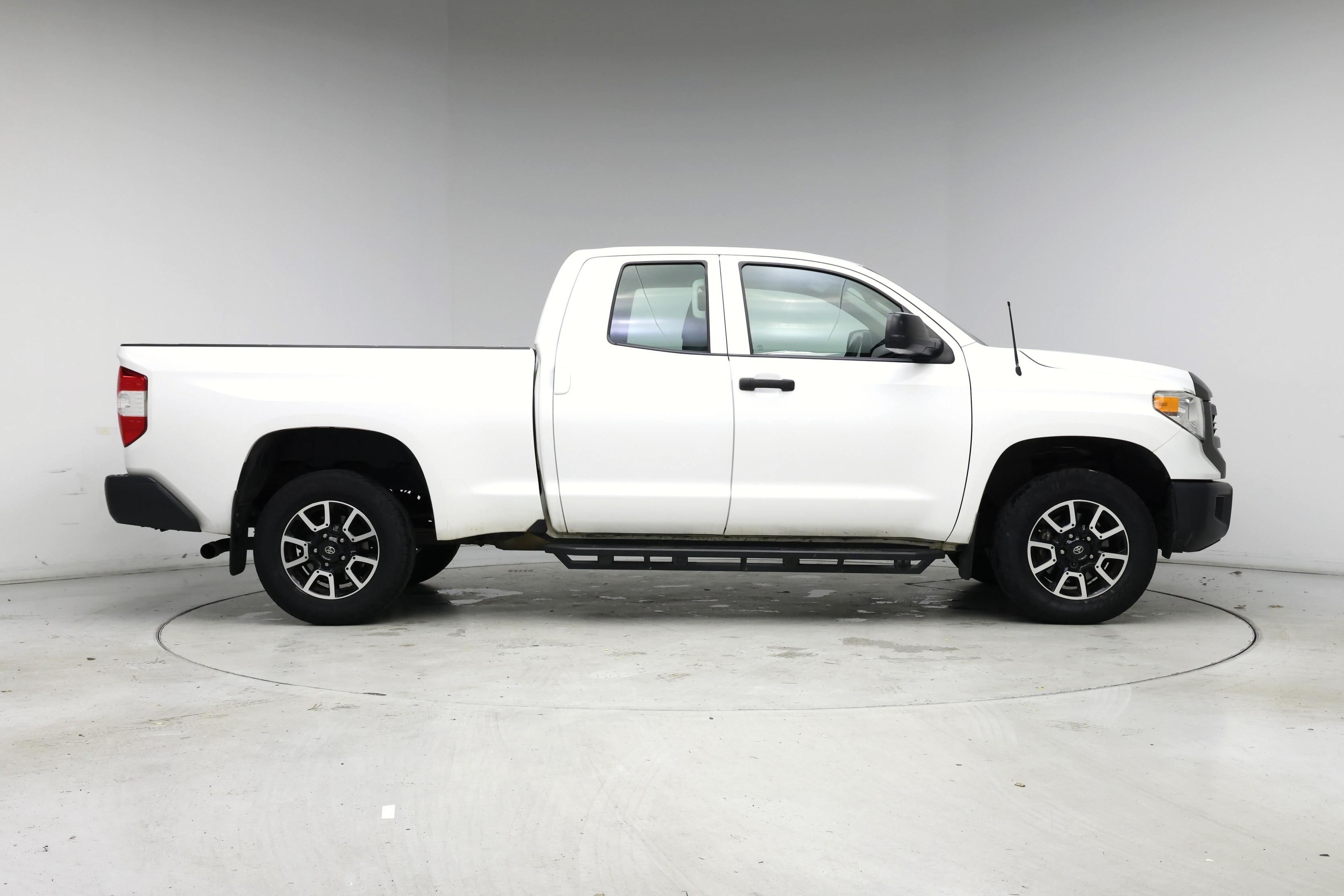 Thumbnail: 2017 Toyota Tundra - 7