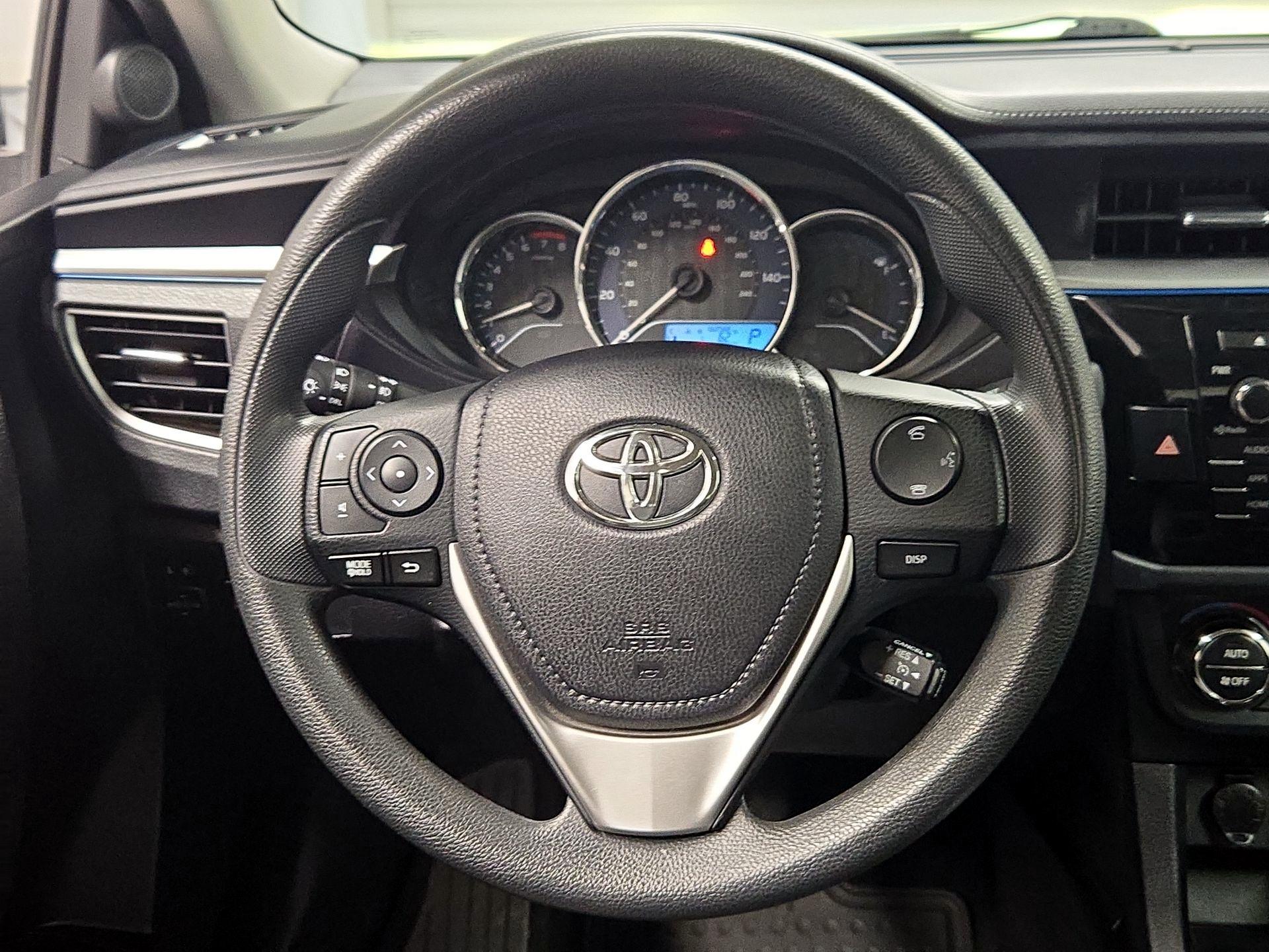 Thumbnail: 2015 Toyota Corolla - 10