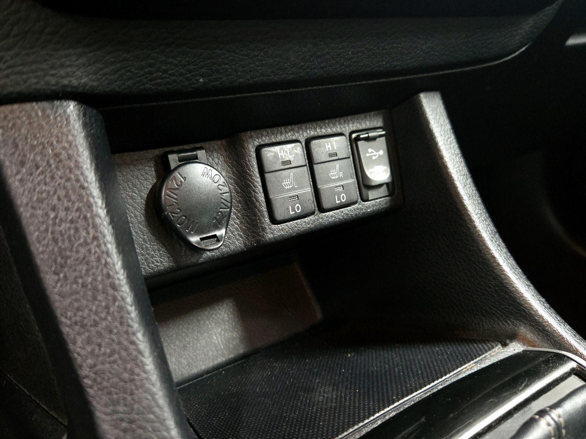 Thumbnail: 2015 Toyota Corolla - 19