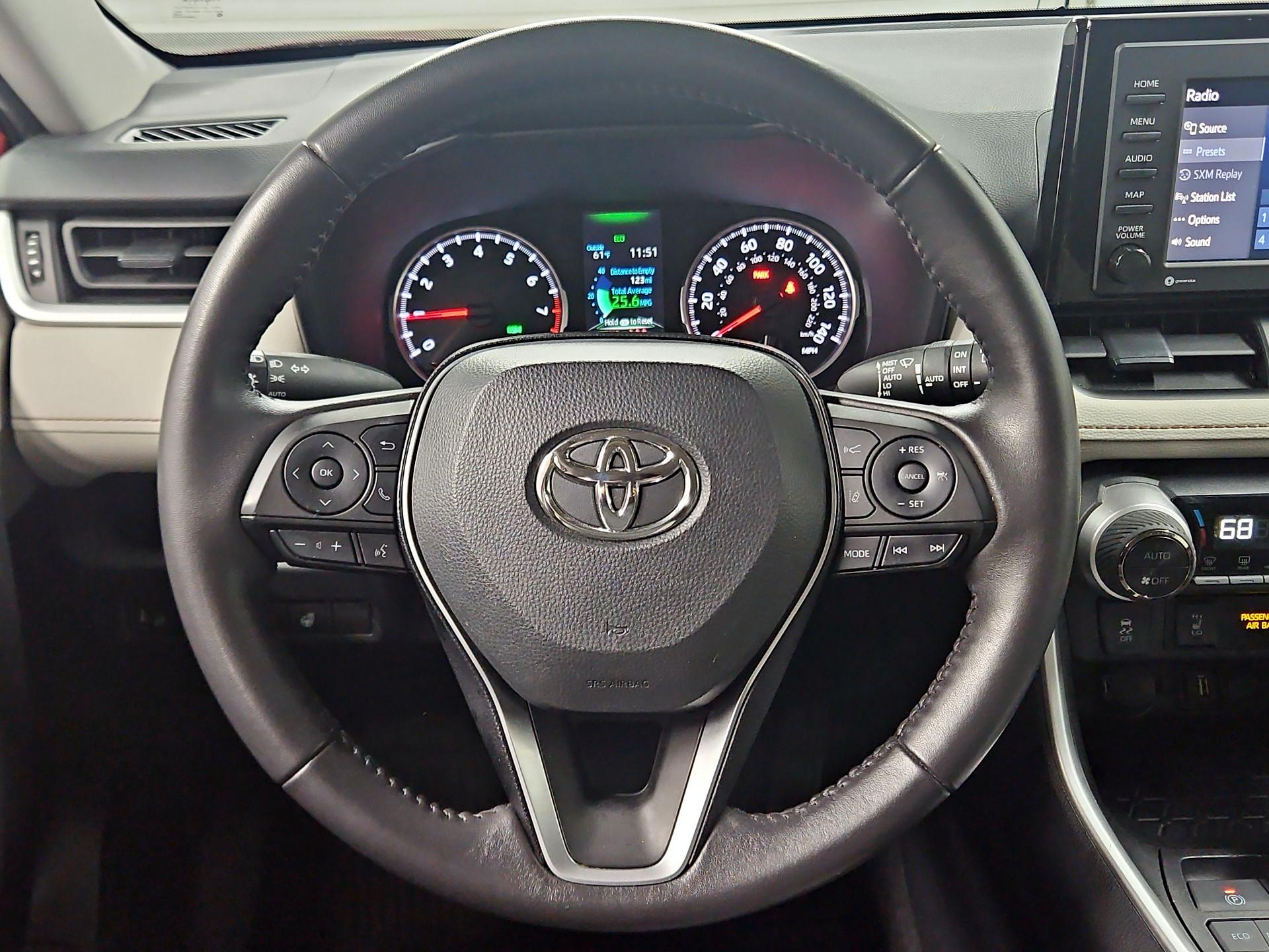 Thumbnail: 2022 Toyota RAV4 - 10