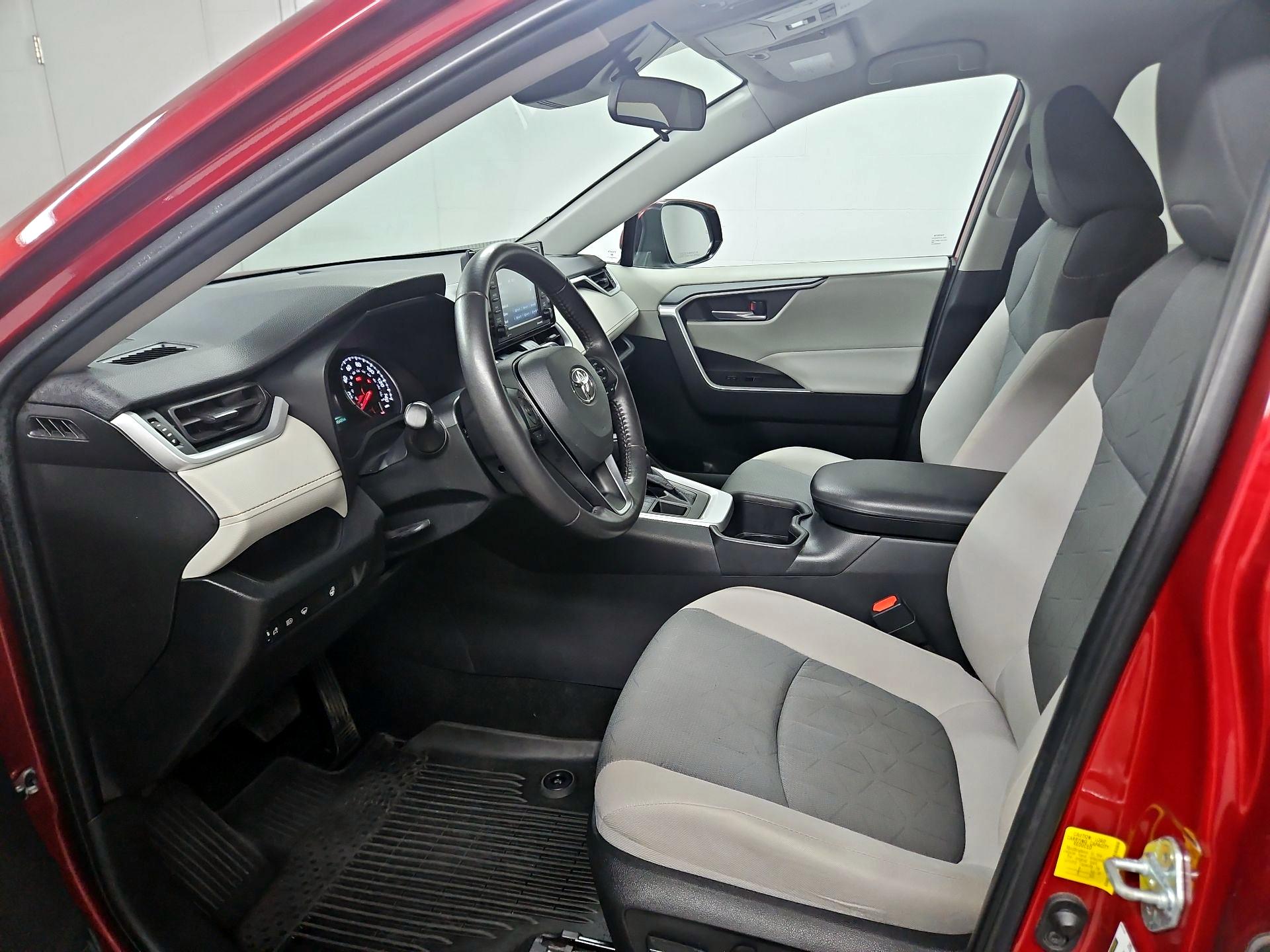 Thumbnail: 2022 Toyota RAV4 - 11