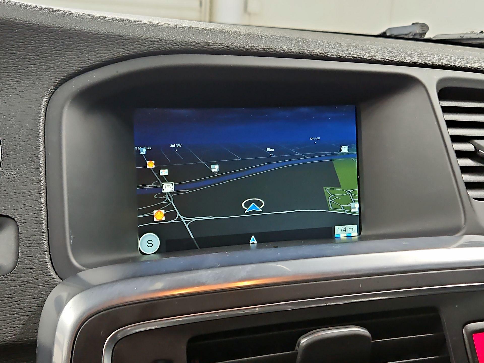 Thumbnail: 2016 Volvo S60 - 14