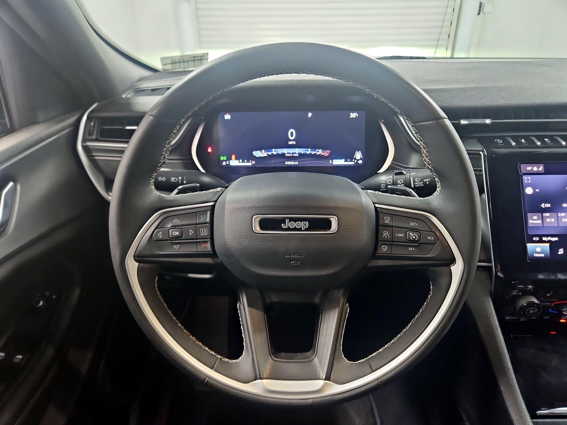 Thumbnail: 2023 Jeep Grand Cherokee - 10