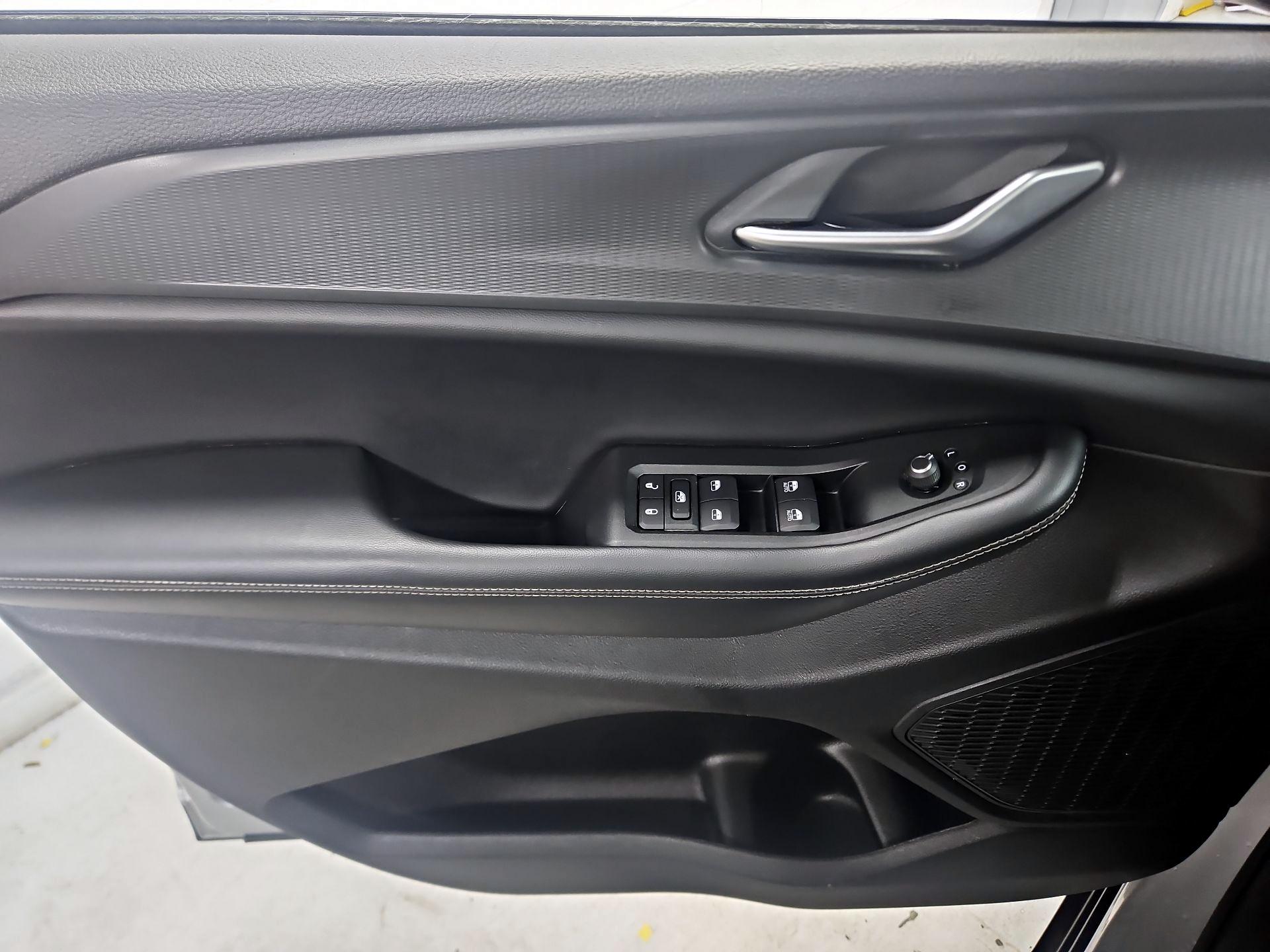 Thumbnail: 2023 Jeep Grand Cherokee - 12